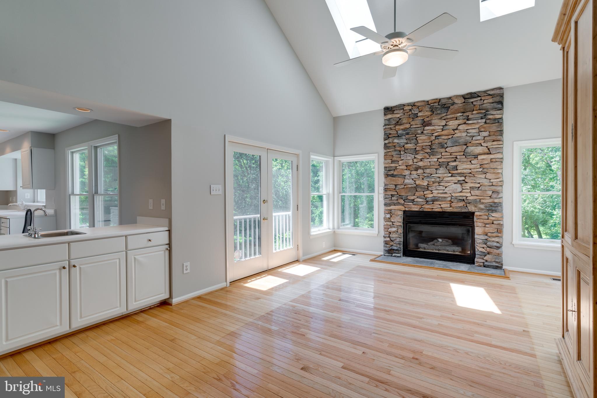 RIVER HILL - Residential