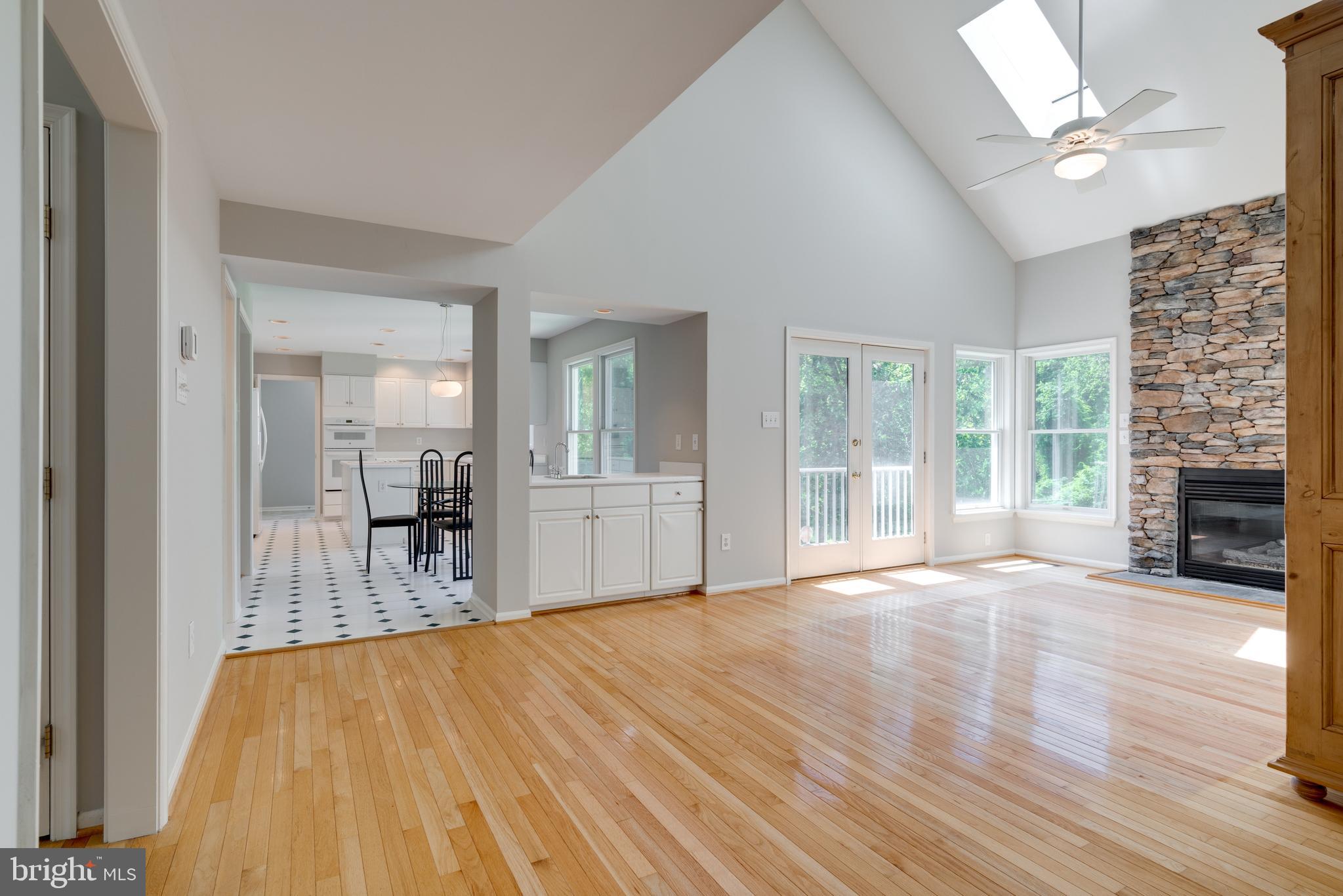 RIVER HILL - Residential