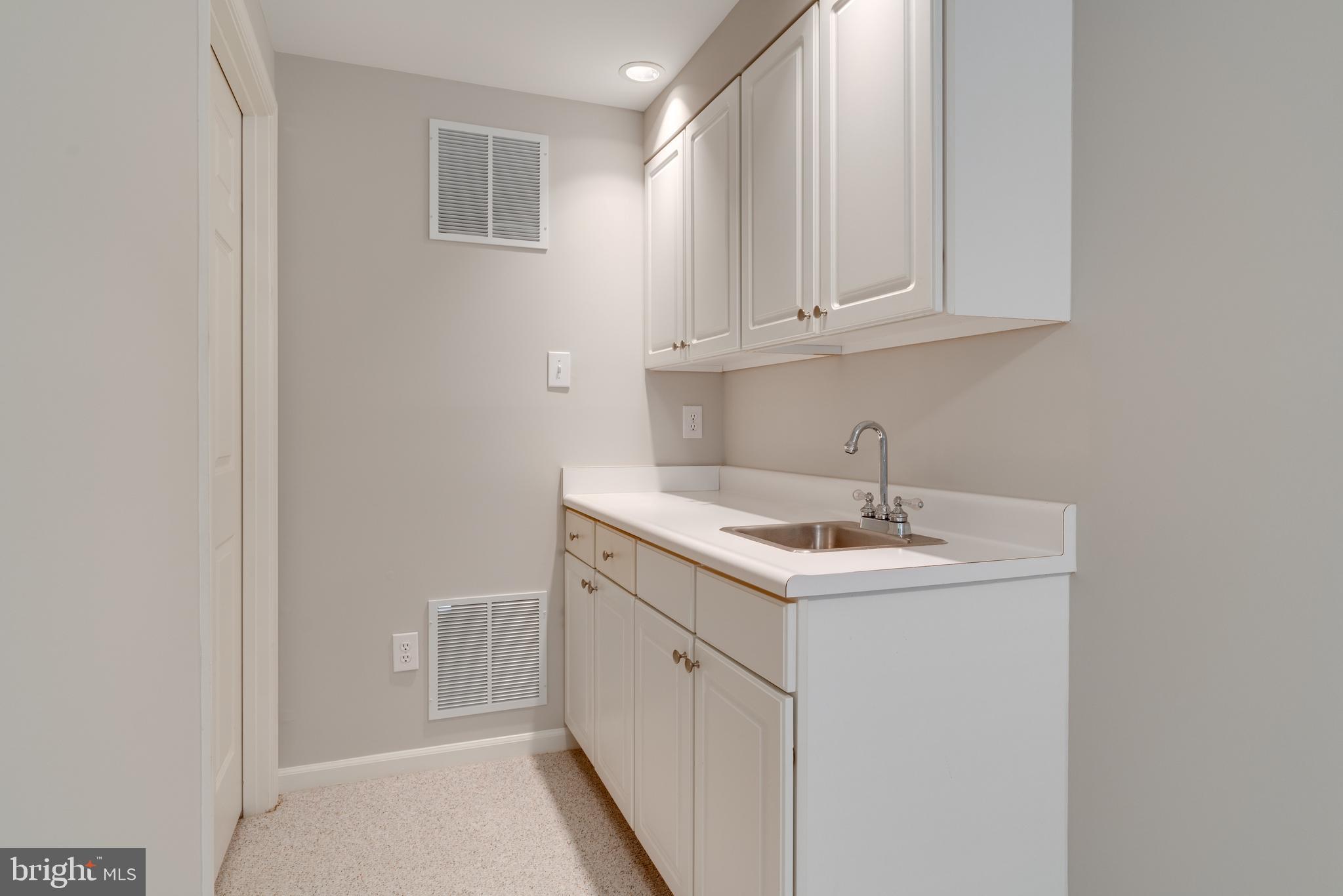 RIVER HILL - Residential