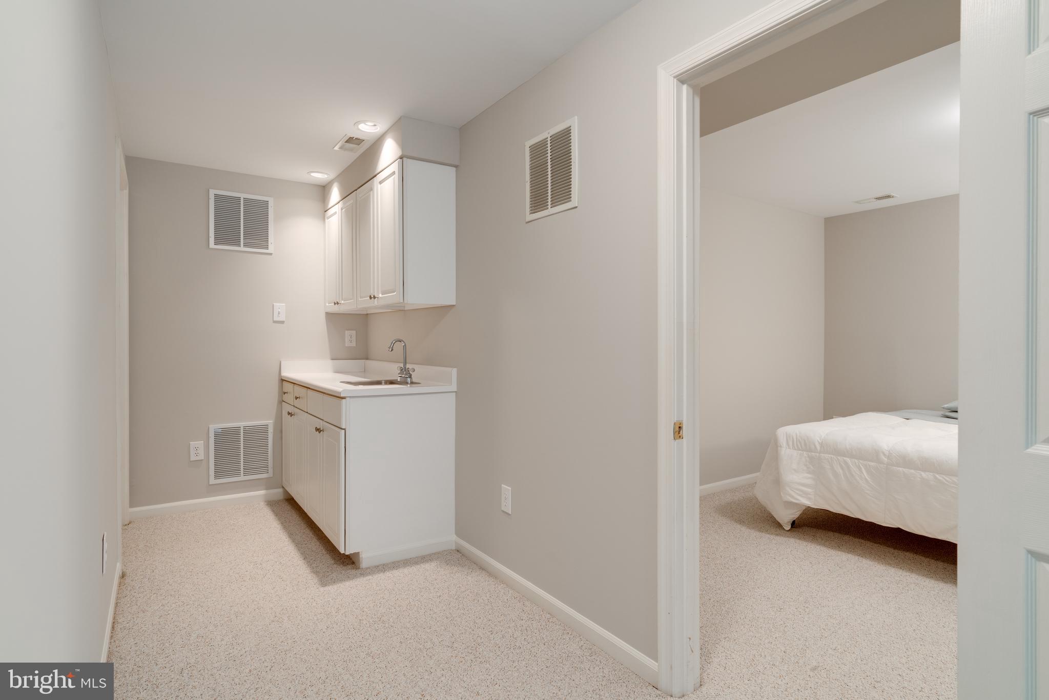 RIVER HILL - Residential