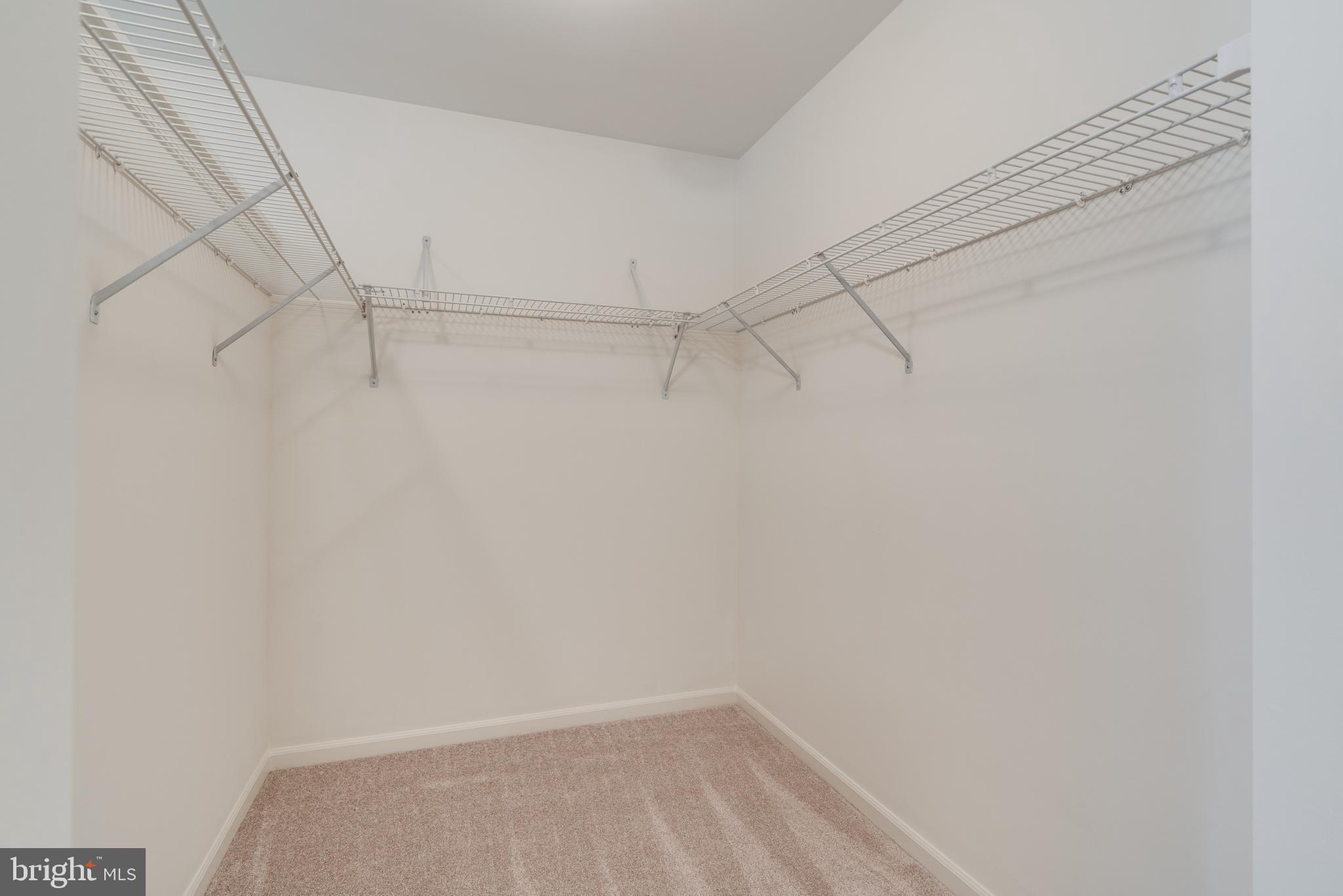 RIVER HILL - Residential