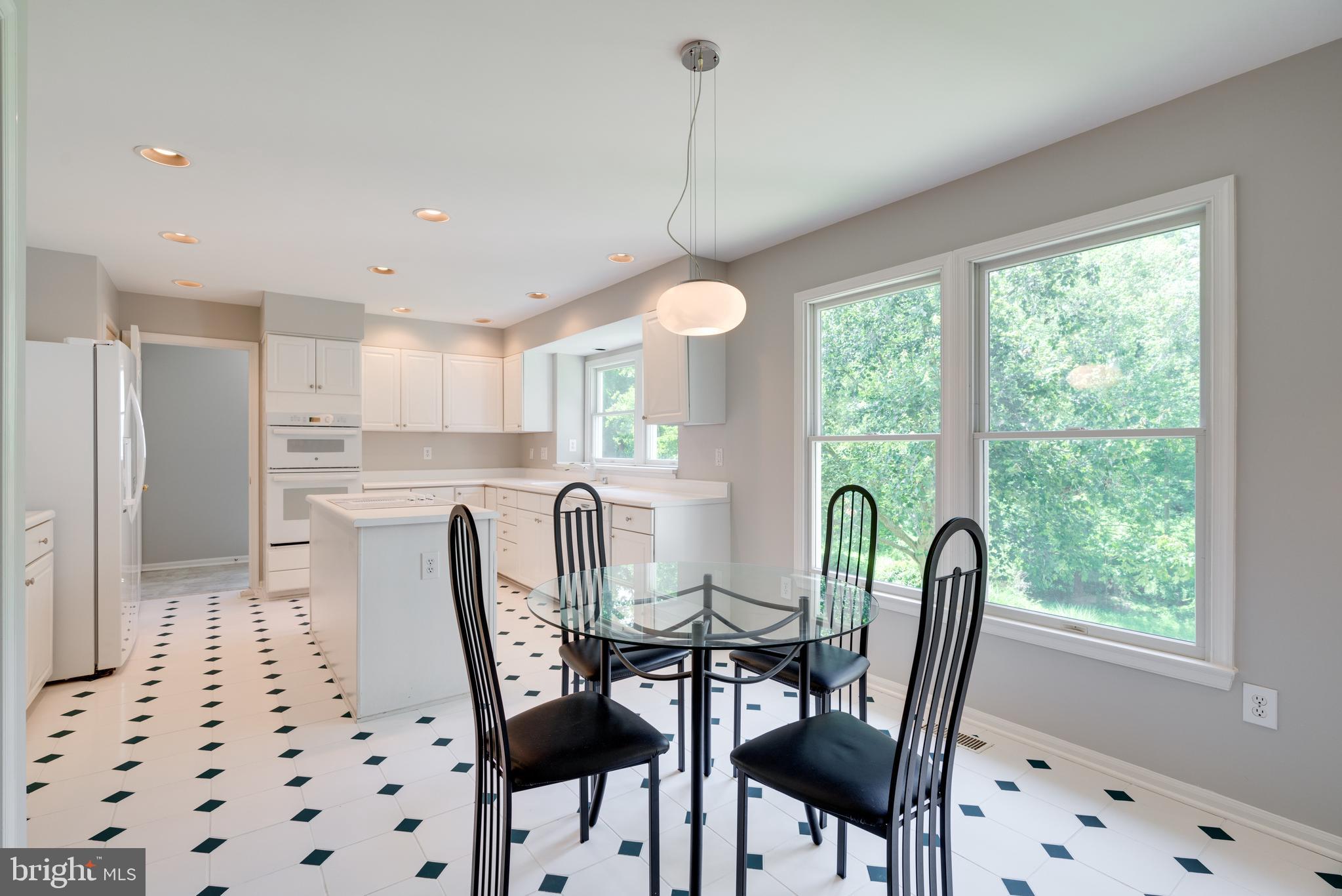 RIVER HILL - Residential