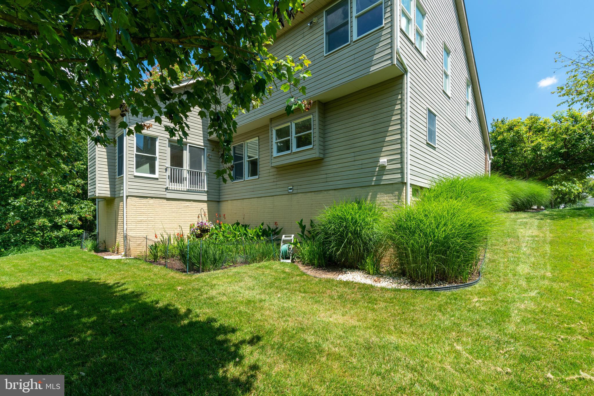 RIVER HILL - Residential