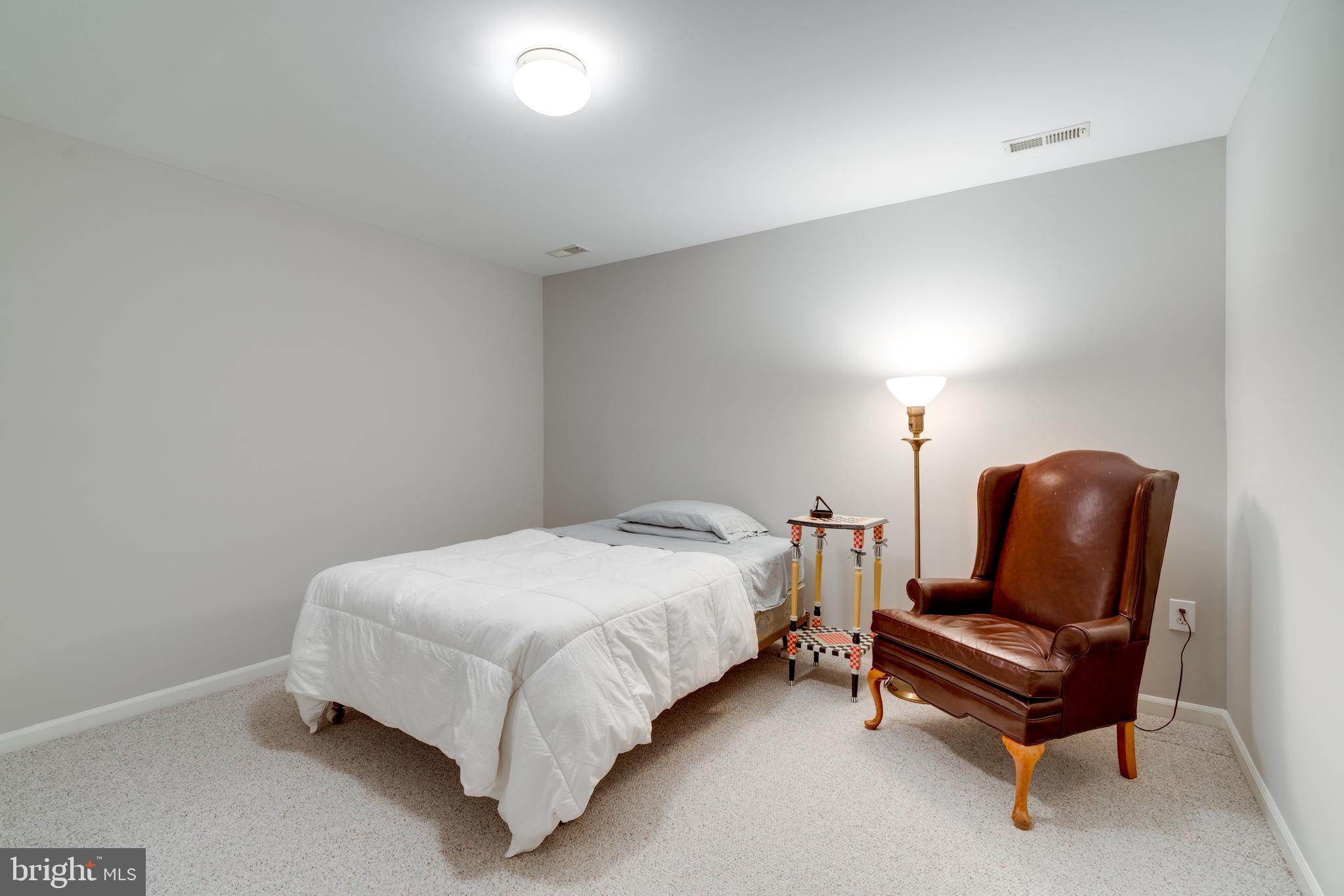 RIVER HILL - Residential