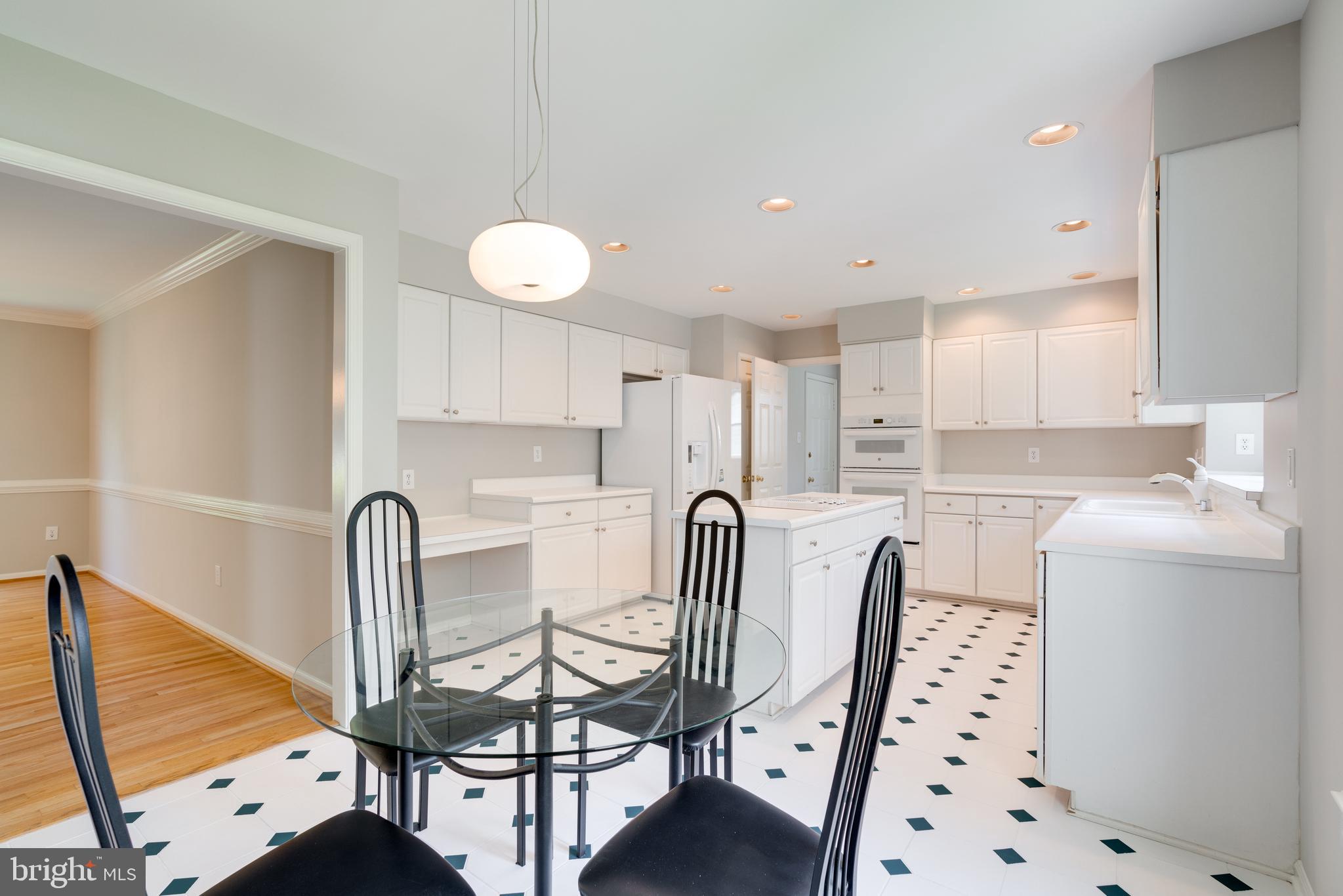 RIVER HILL - Residential