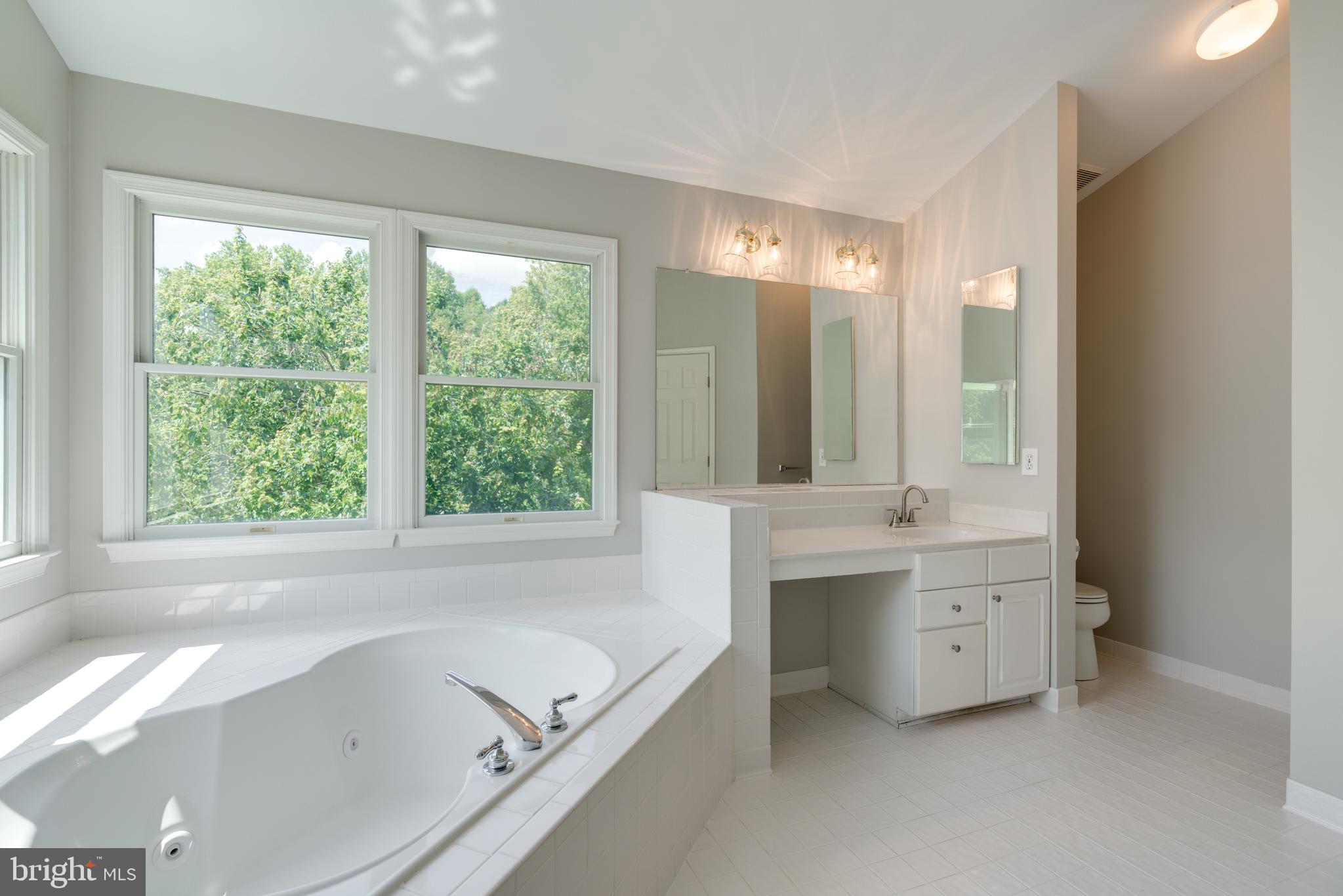 RIVER HILL - Residential