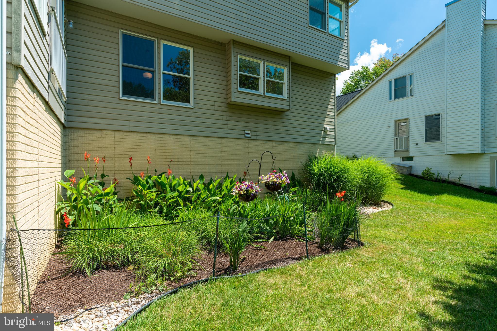 RIVER HILL - Residential