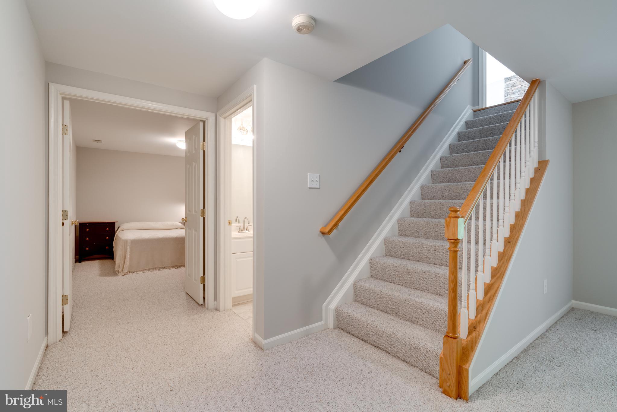 RIVER HILL - Residential