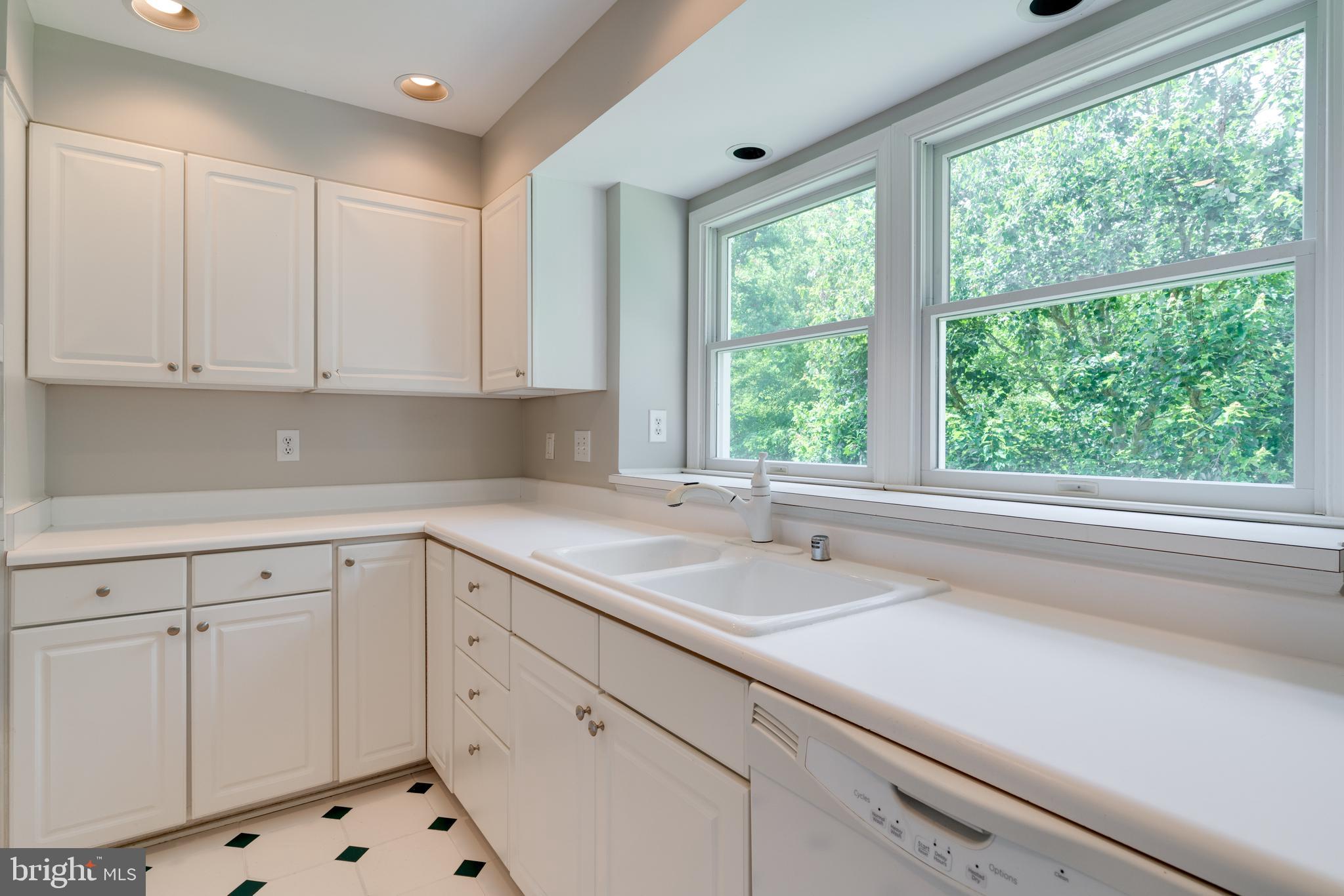 RIVER HILL - Residential