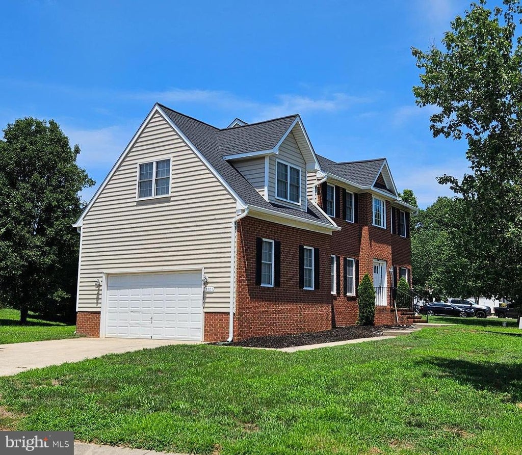 Photo of 5901 W Copper Mountain Drive, SPOTSYLVANIA, VA 22553 (MLS # VASP2043476)