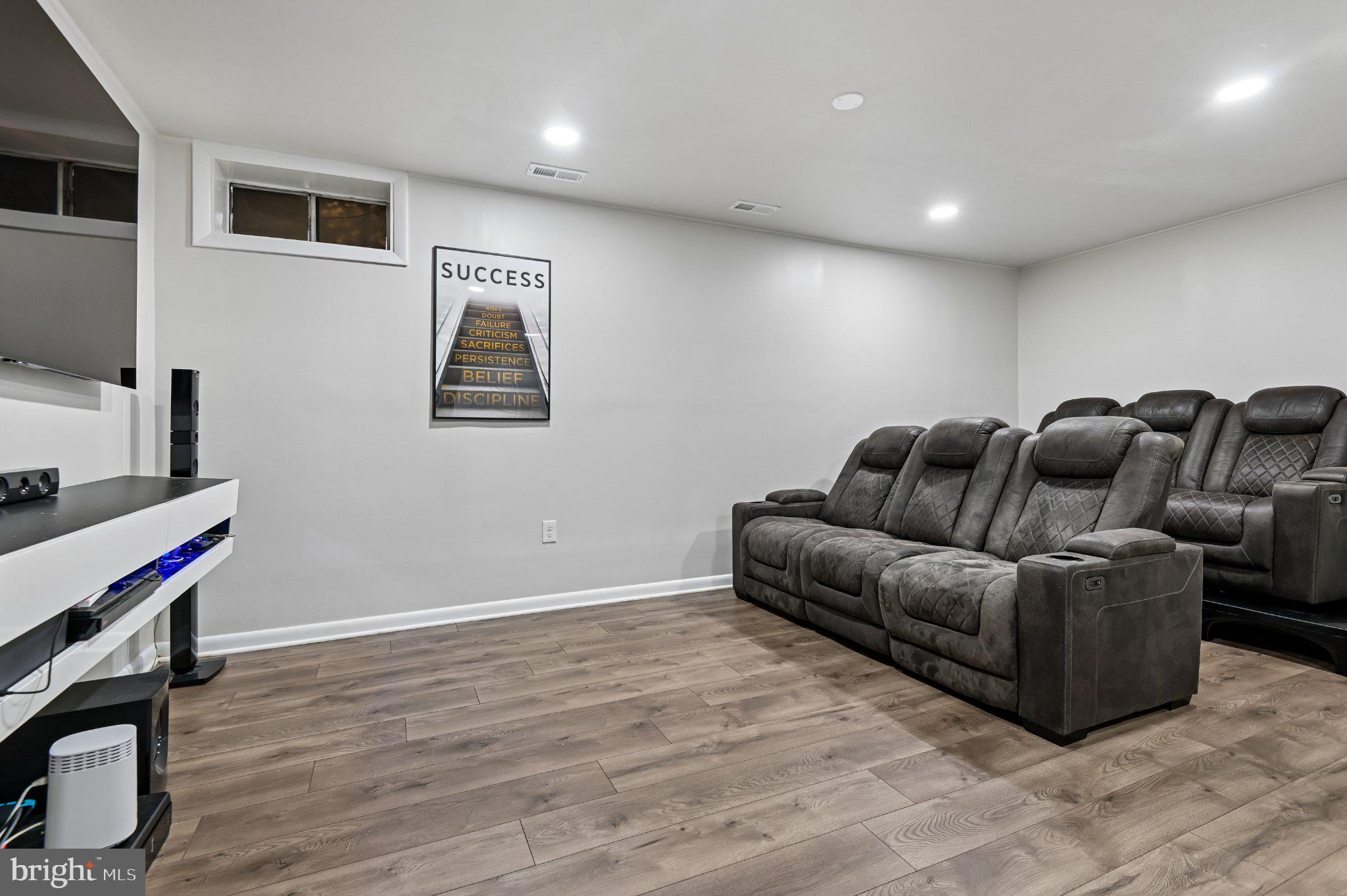 THE CEDARS - Residential