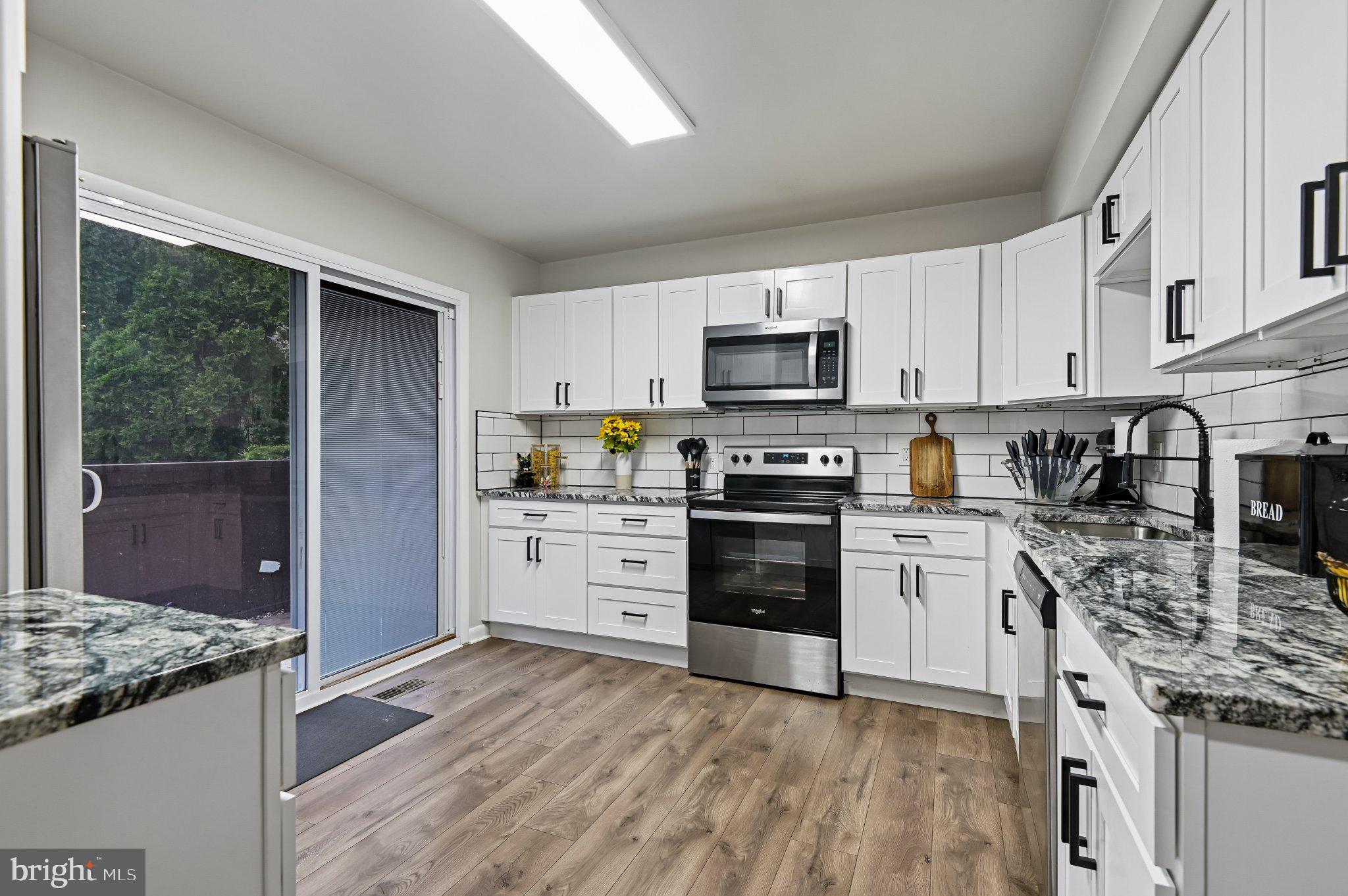 3838 TWIN LAKES COURT