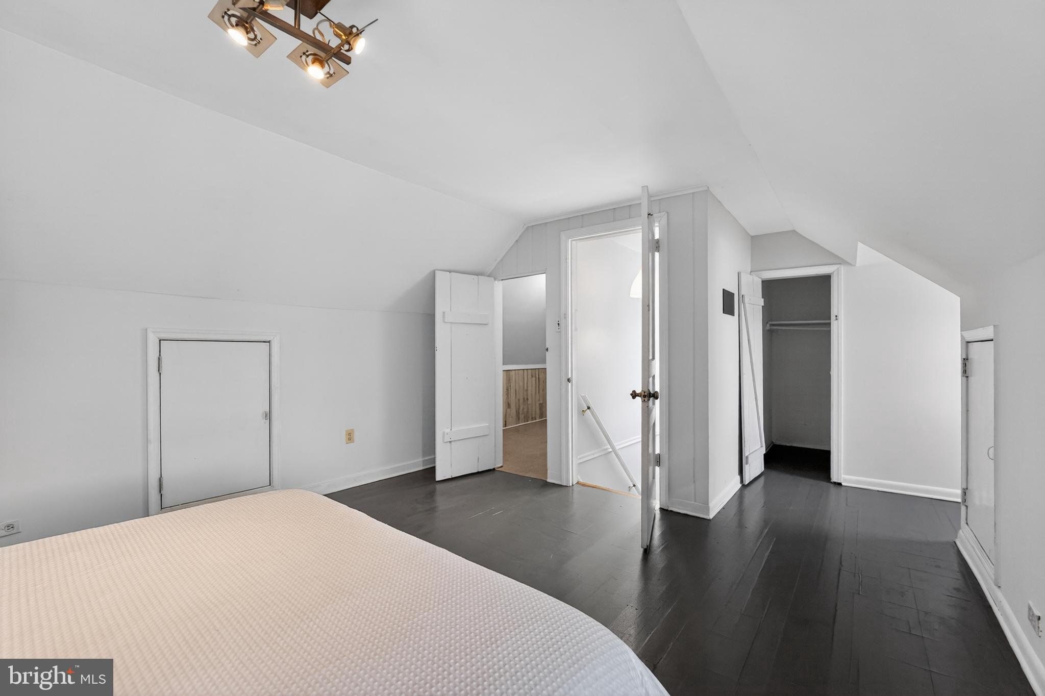 CHARLTON HEIGHTS - Residential