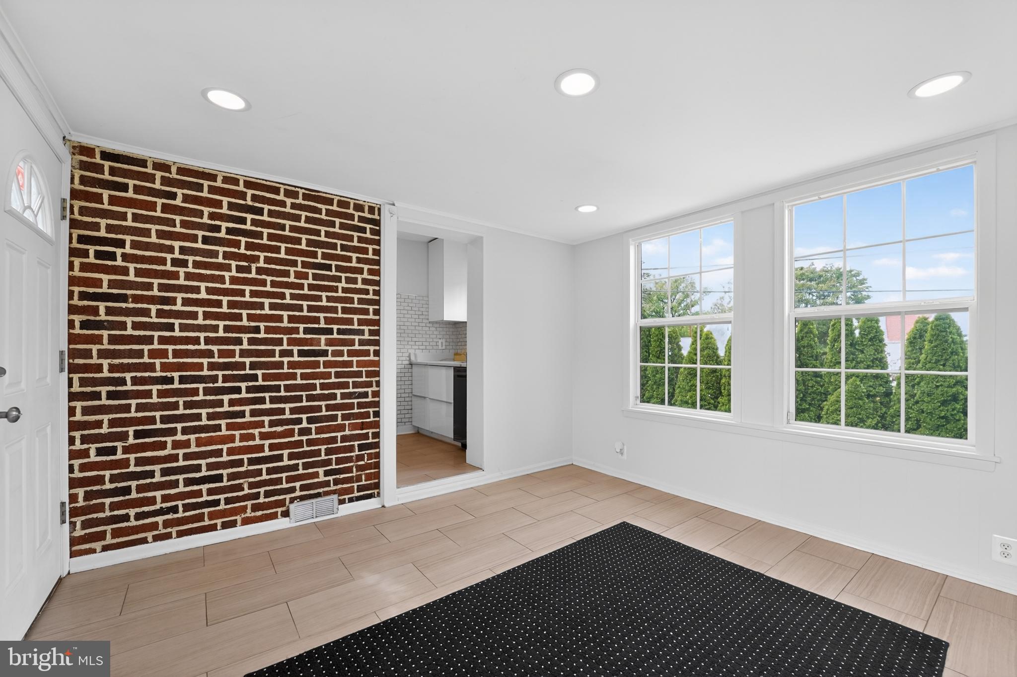 CHARLTON HEIGHTS - Residential