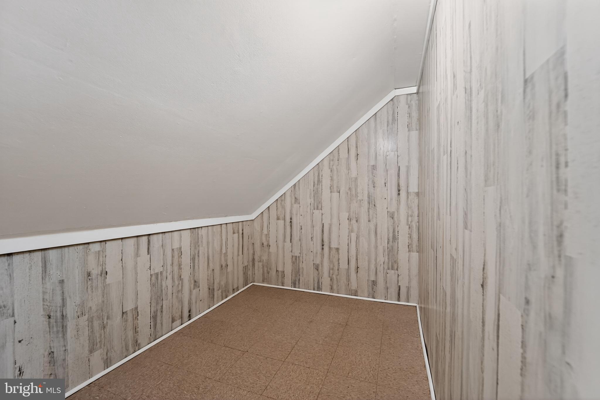 CHARLTON HEIGHTS - Residential