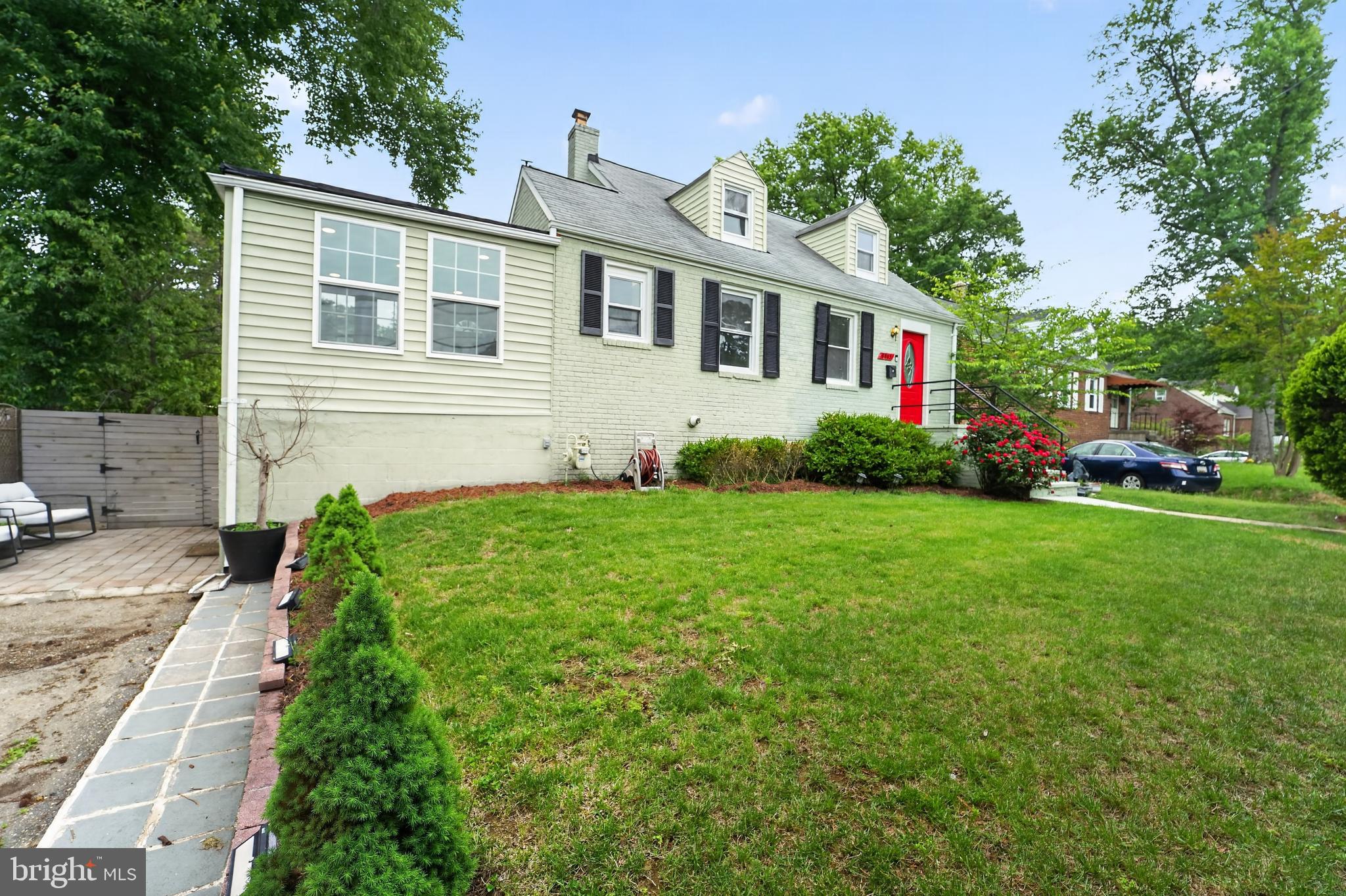 CHARLTON HEIGHTS - Residential