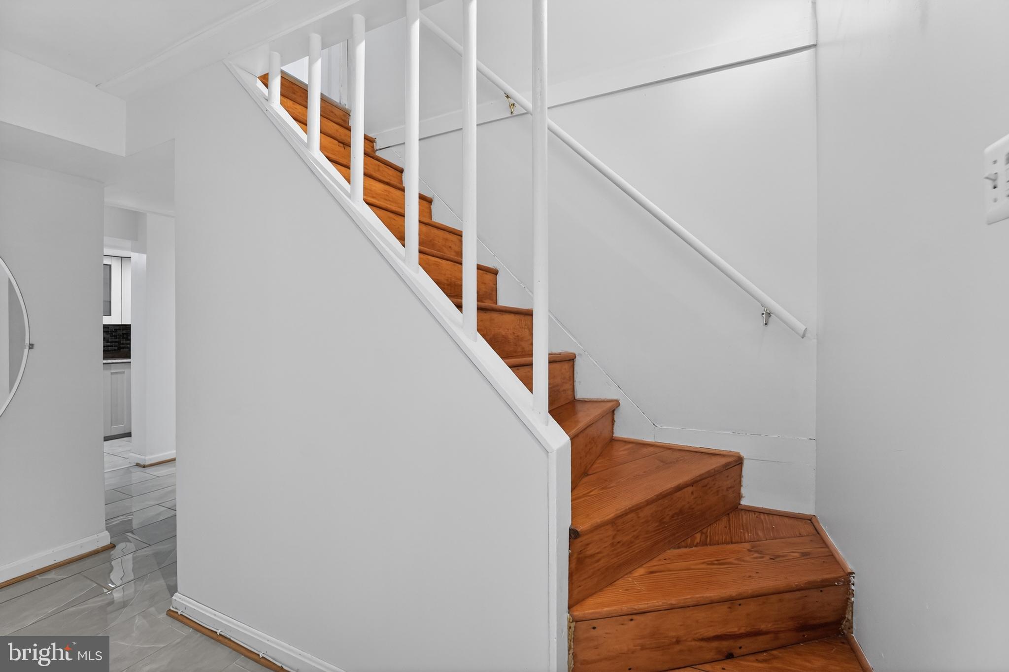 CHARLTON HEIGHTS - Residential