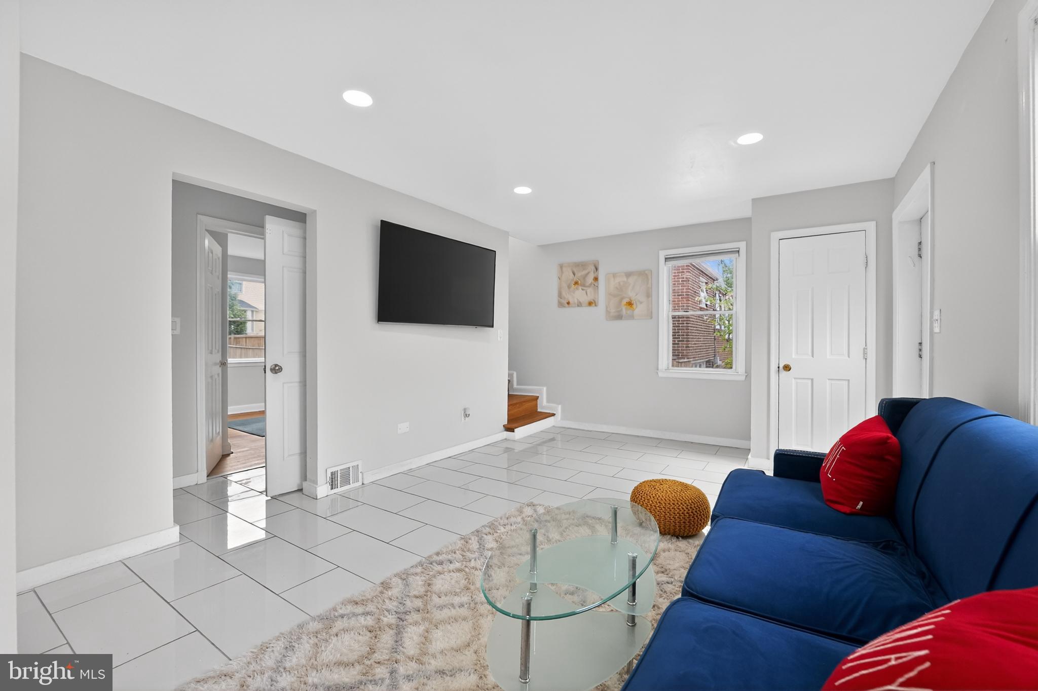CHARLTON HEIGHTS - Residential