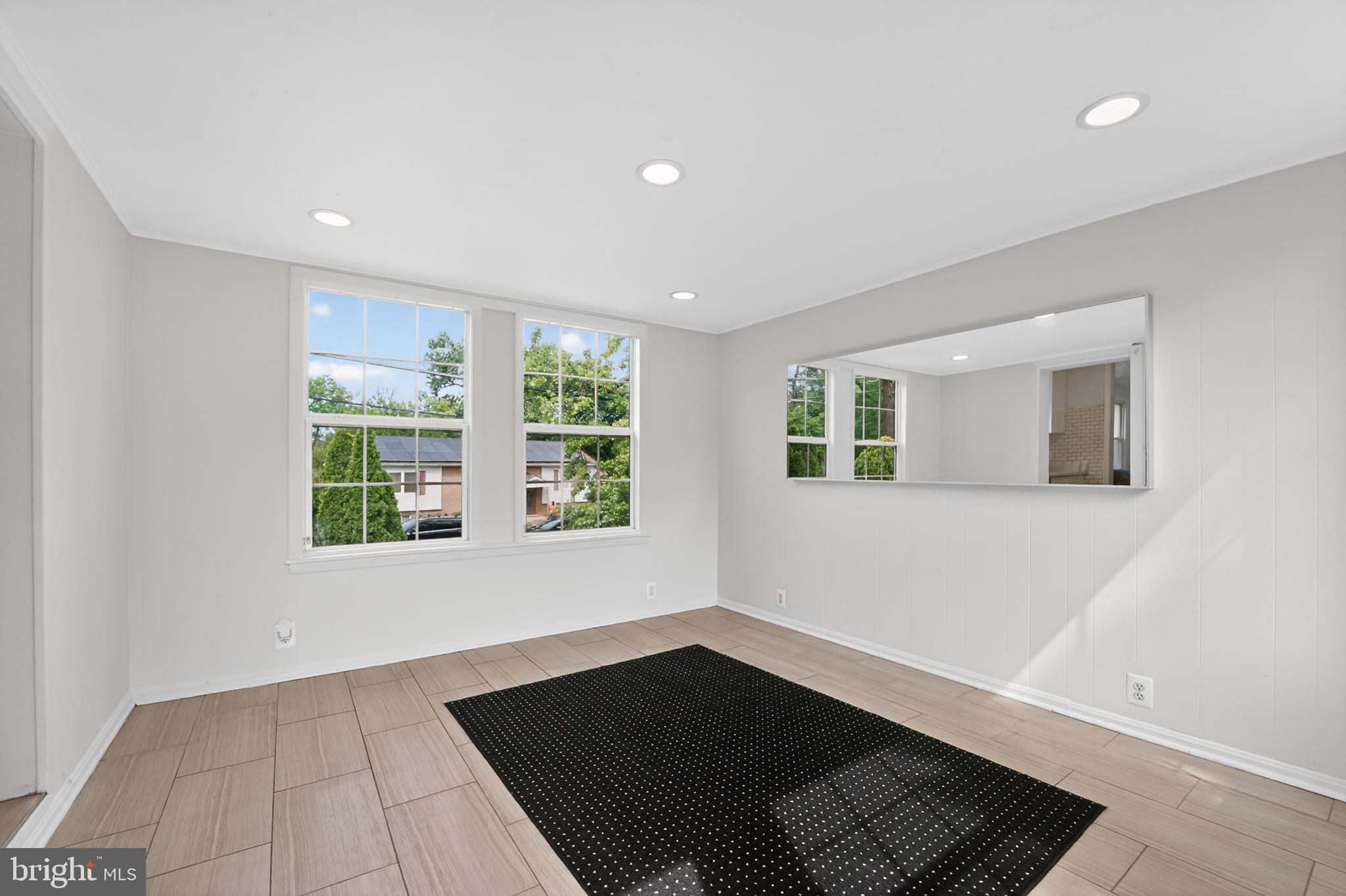 CHARLTON HEIGHTS - Residential