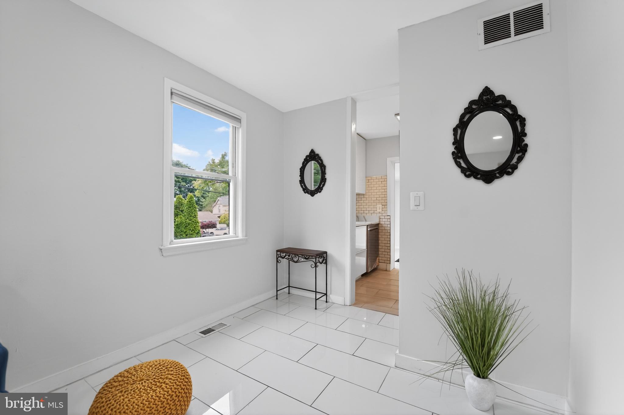 CHARLTON HEIGHTS - Residential