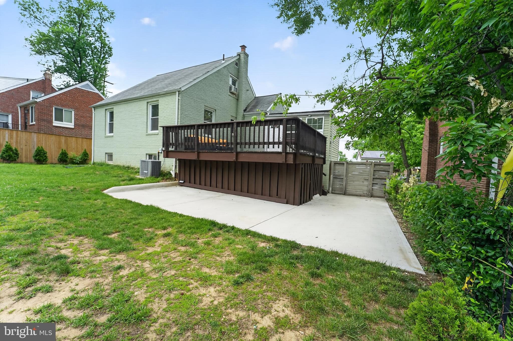 CHARLTON HEIGHTS - Residential