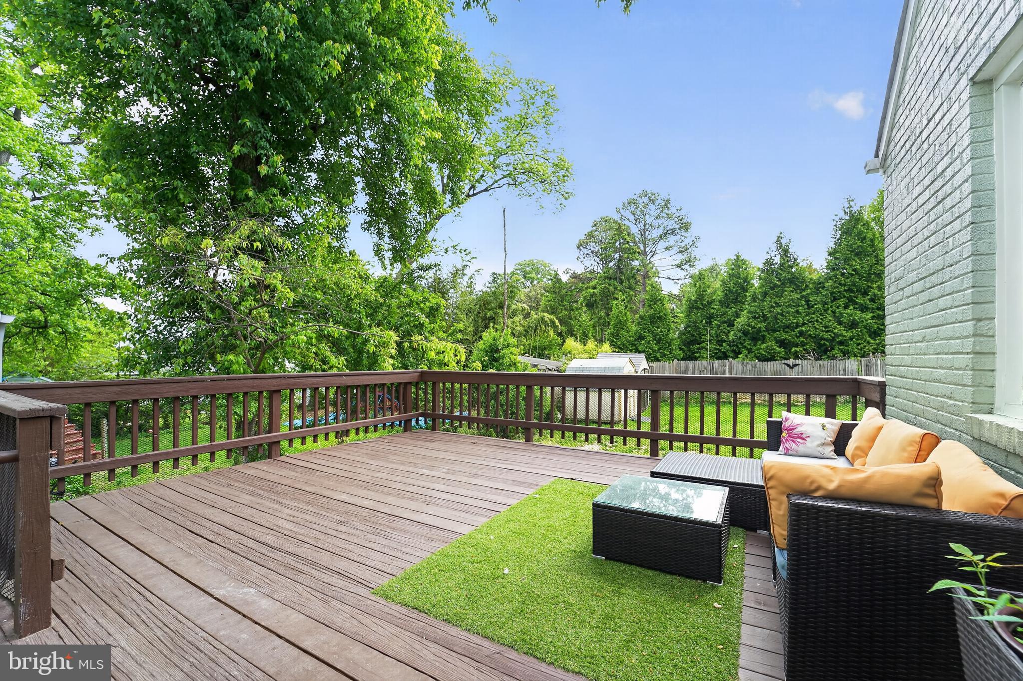 CHARLTON HEIGHTS - Residential