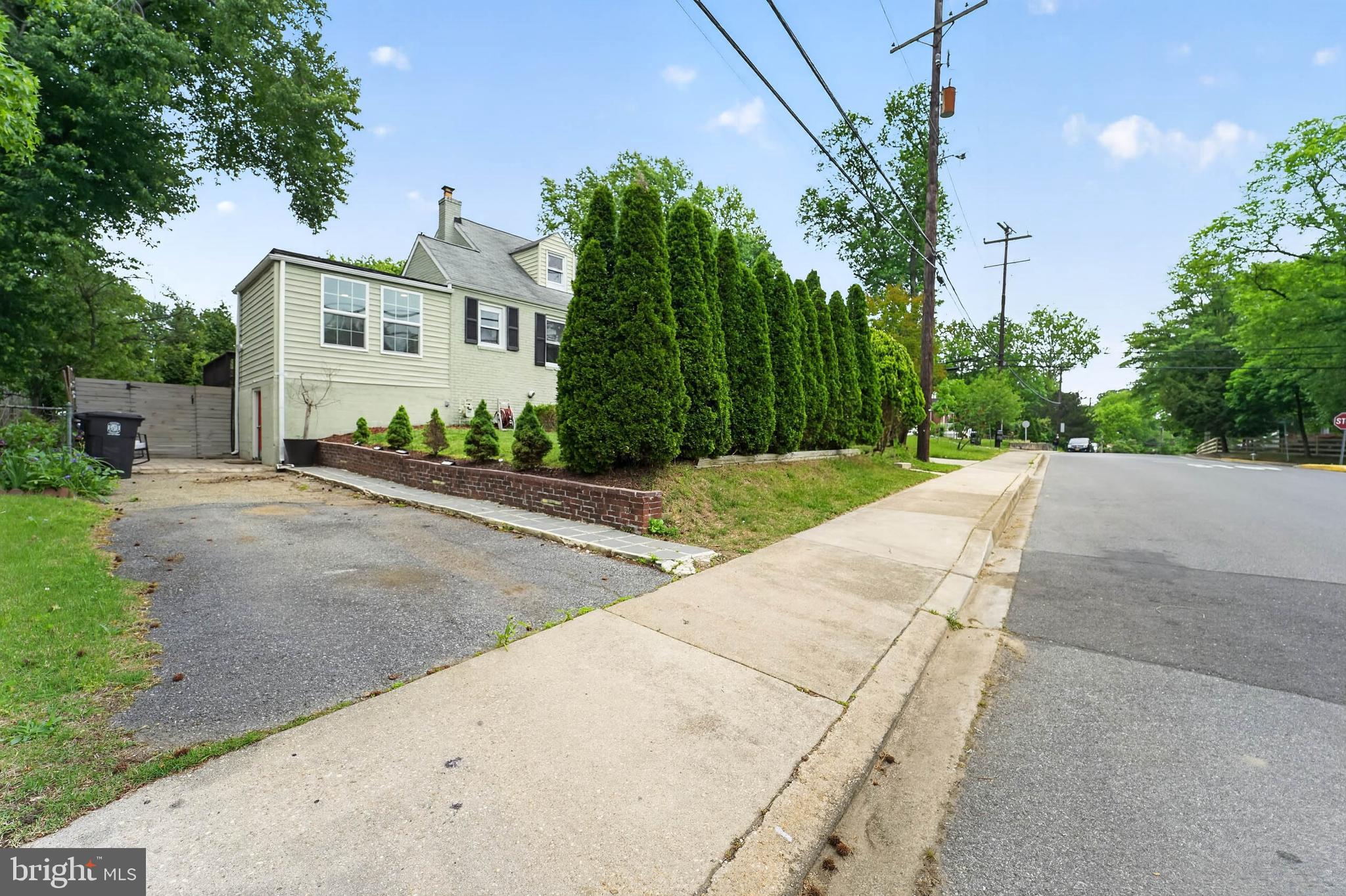 CHARLTON HEIGHTS - Residential