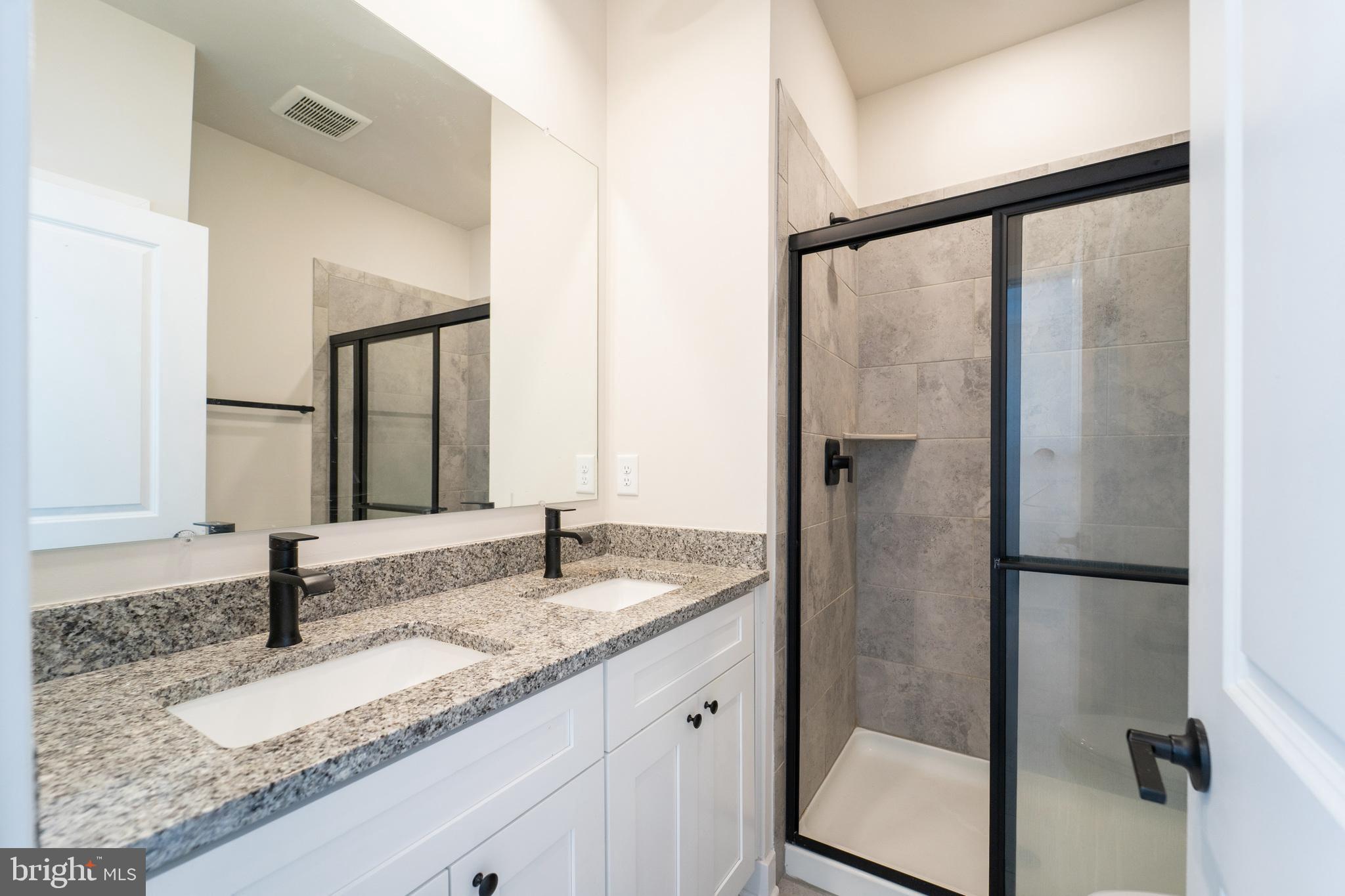 MEDFIELD - Residential