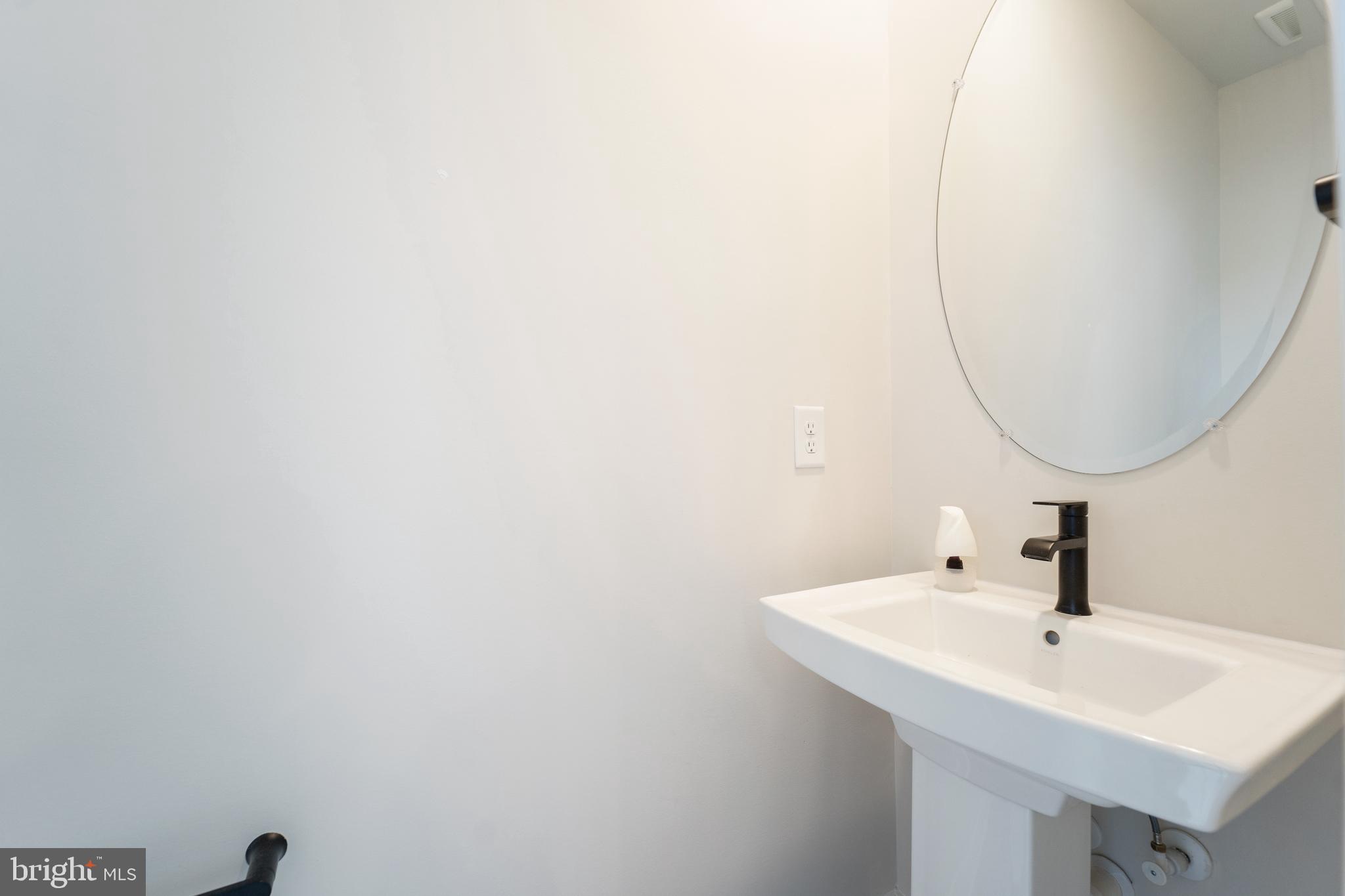 MEDFIELD - Residential