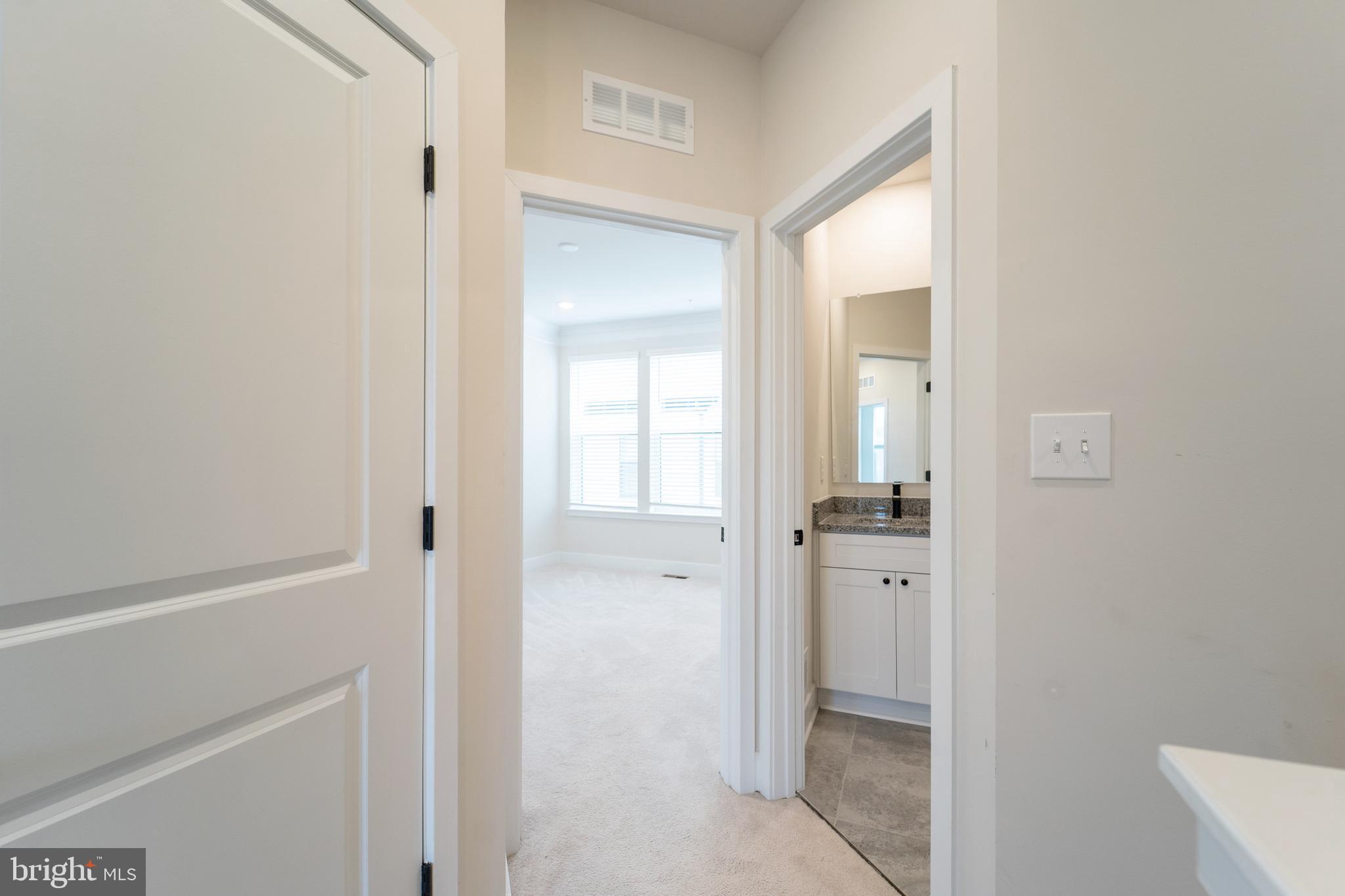 MEDFIELD - Residential
