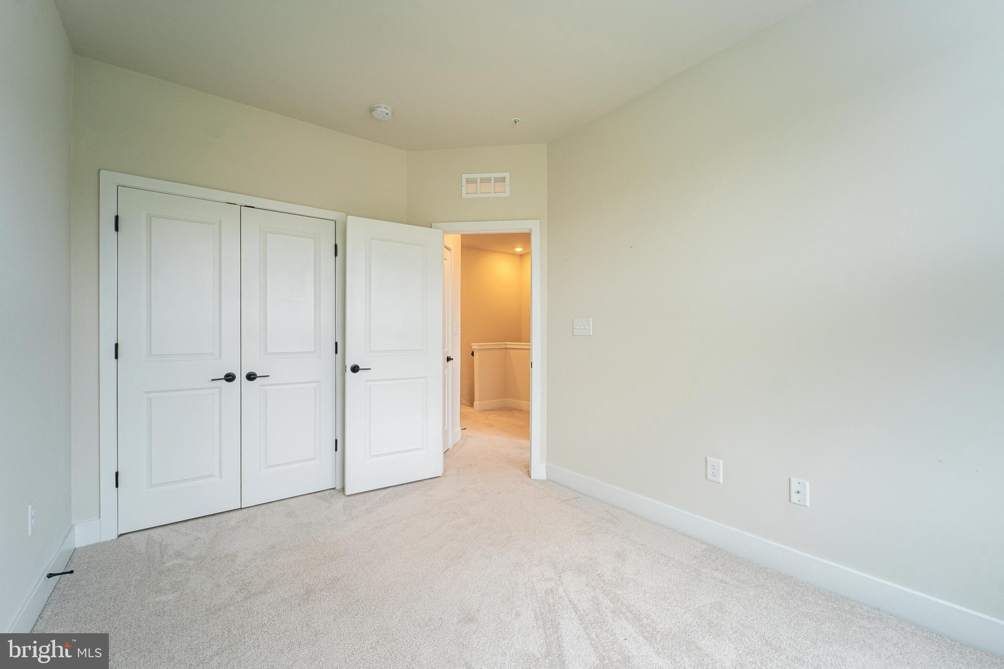 MEDFIELD - Residential