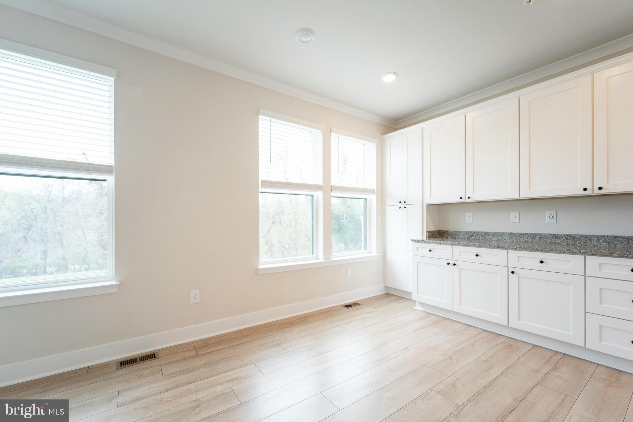 MEDFIELD - Residential