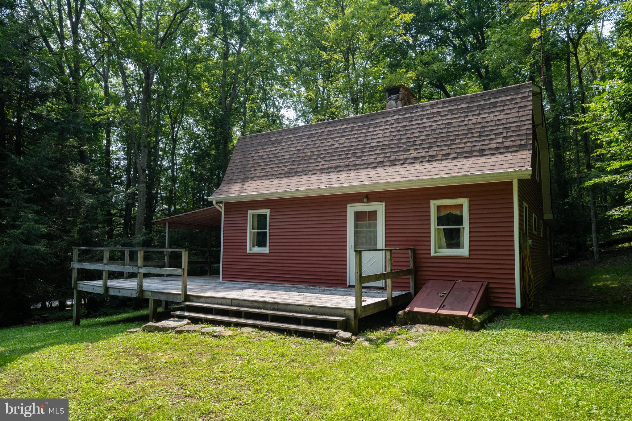 639 HEMLOCK ROAD