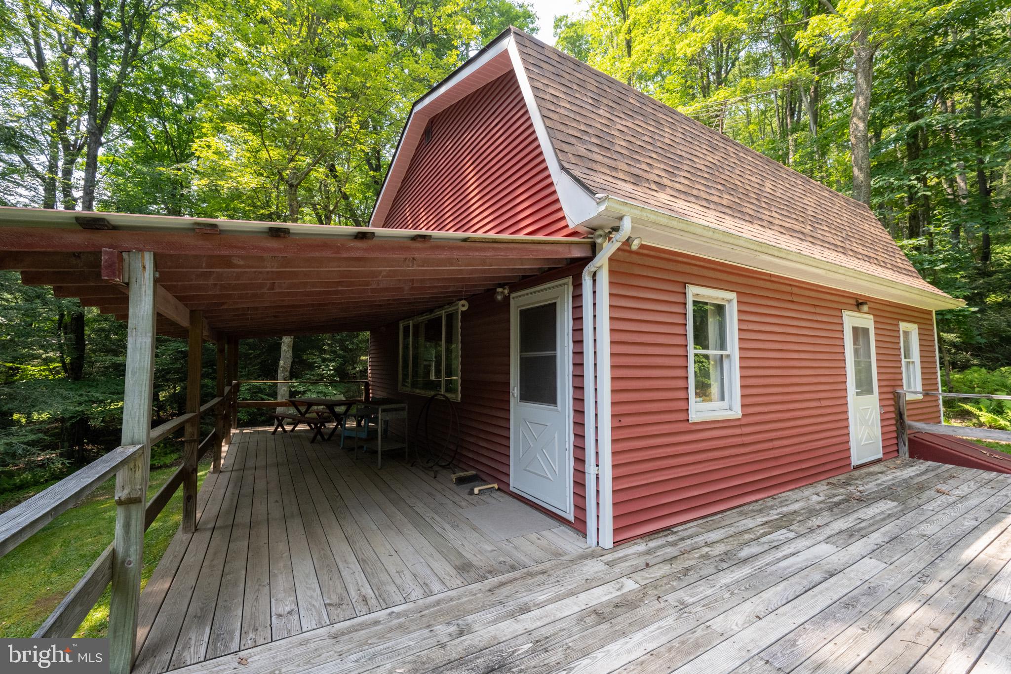 639 HEMLOCK ROAD
