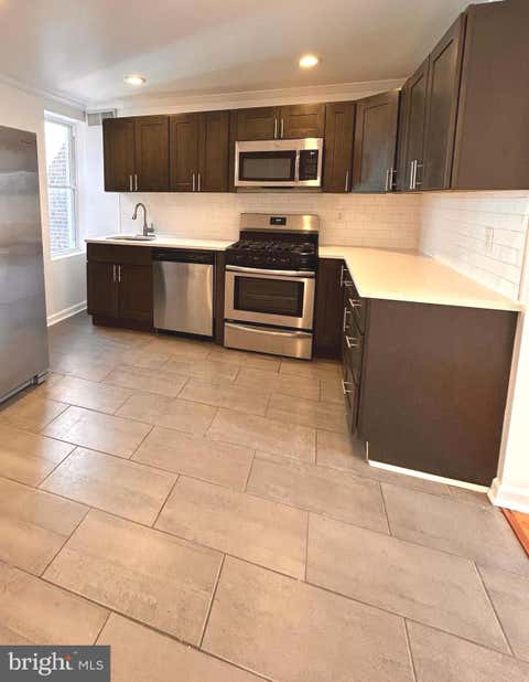 Townhouse For Rent - 7053 Paschall Avenue #UNIT 2<br/> Philadelphia County, PHILADELPHIA, PA 19142