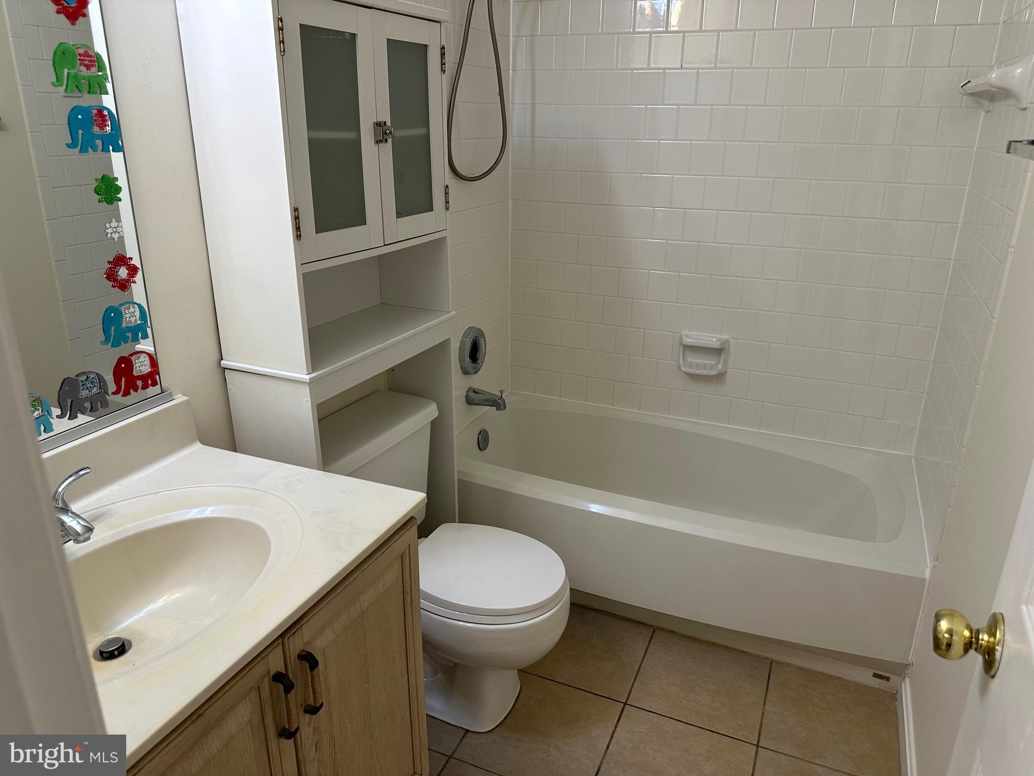 POTOMAC LAKES - Residential Lease