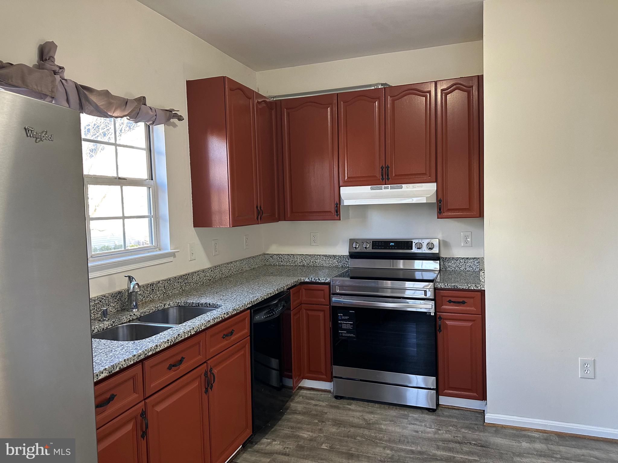 POTOMAC LAKES - Residential Lease