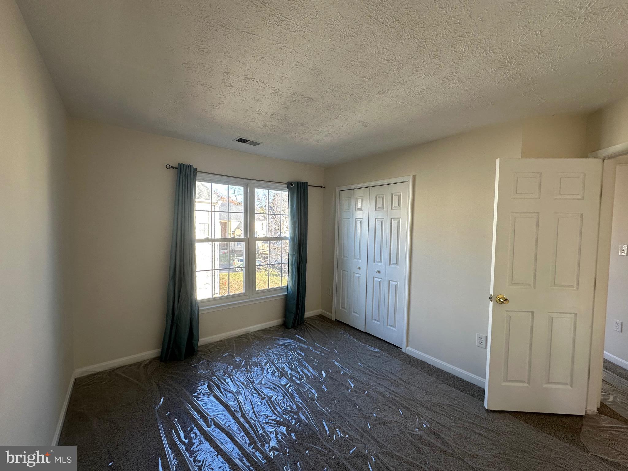 POTOMAC LAKES - Residential Lease