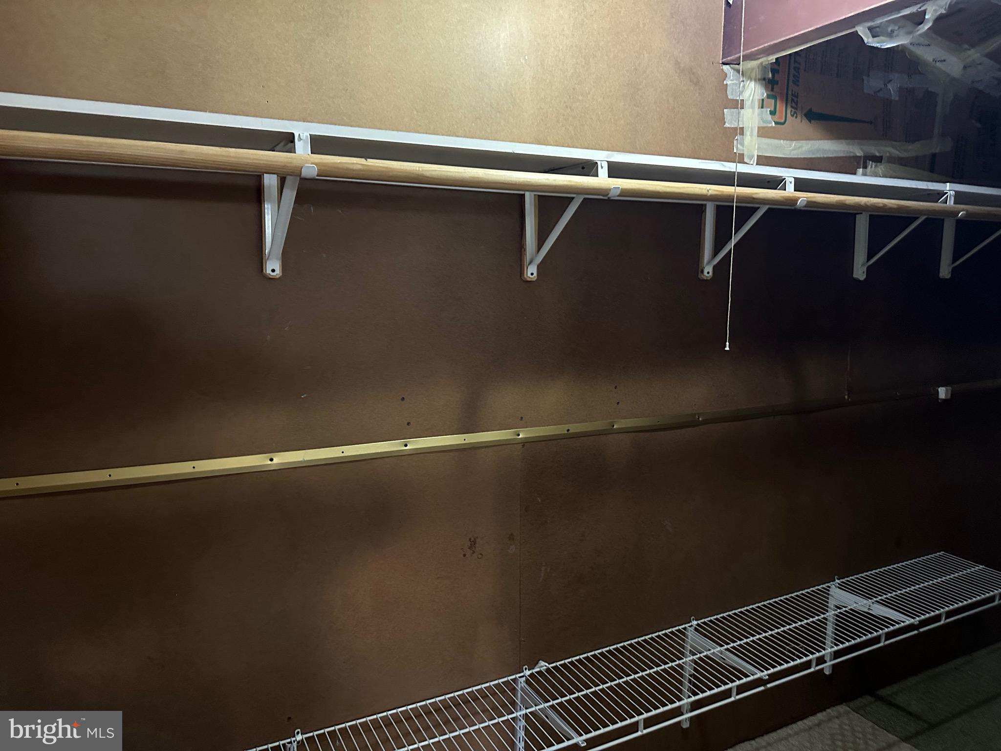 POTOMAC LAKES - Residential Lease