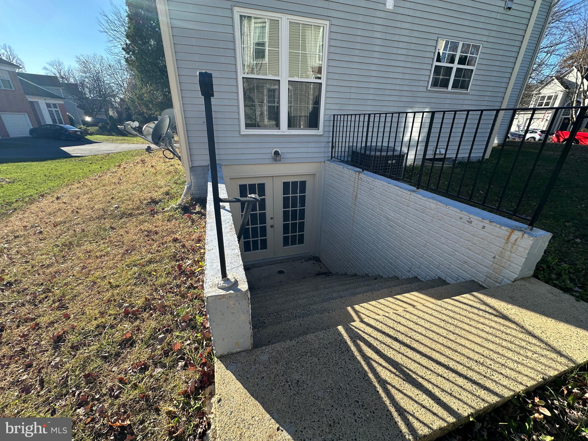 POTOMAC LAKES - Residential Lease