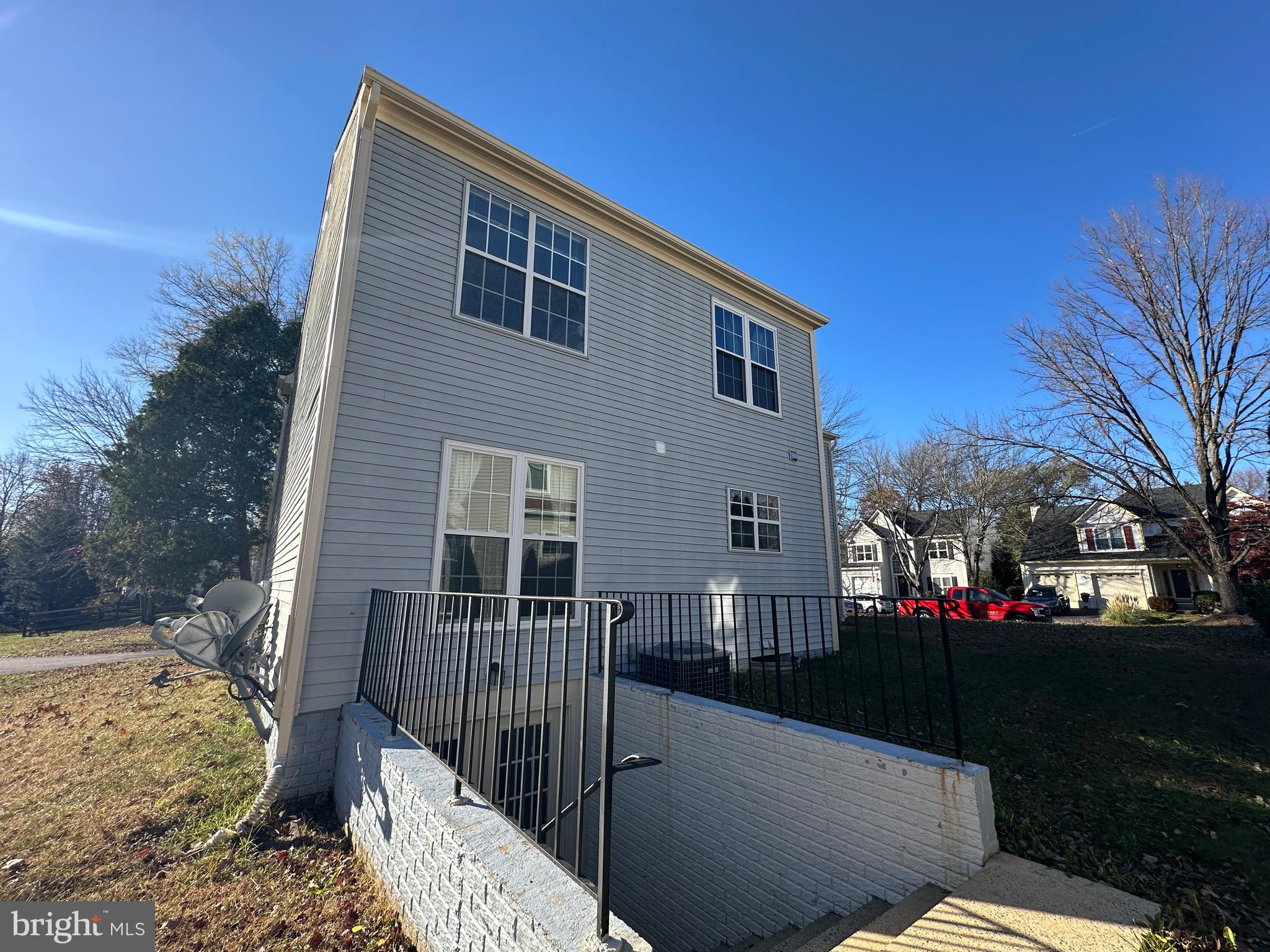 POTOMAC LAKES - Residential Lease