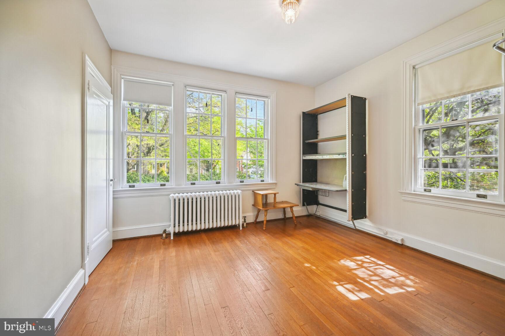 CHEVY CHASE VILLAGE - Residential