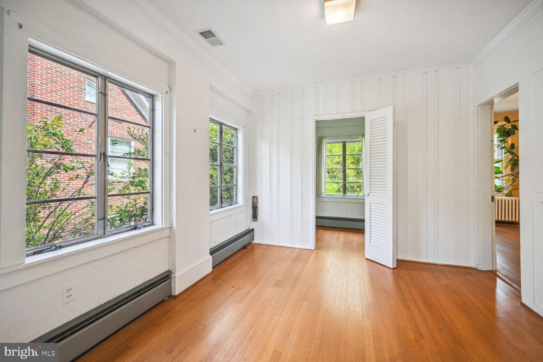 CHEVY CHASE VILLAGE - Residential