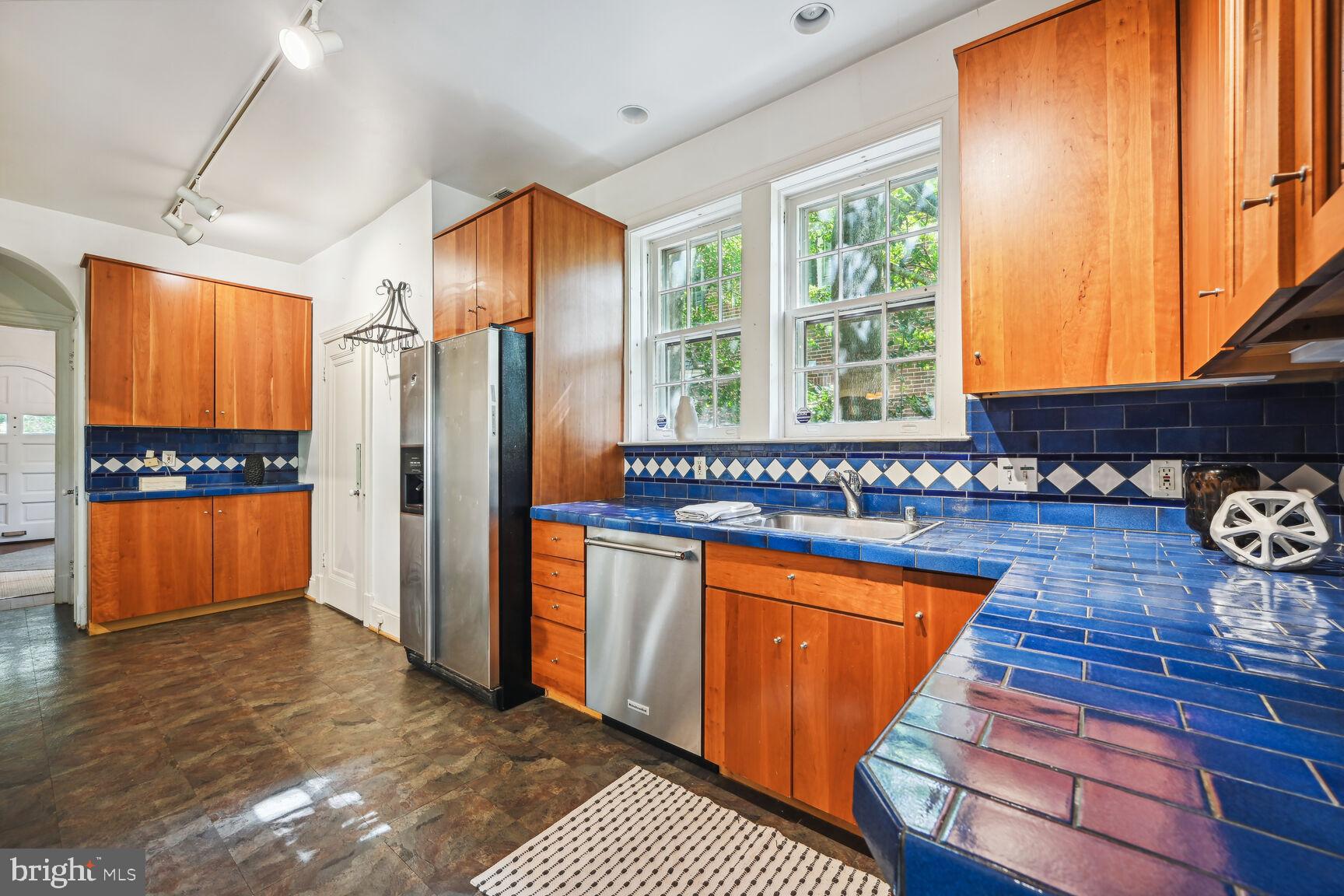 CHEVY CHASE VILLAGE - Residential