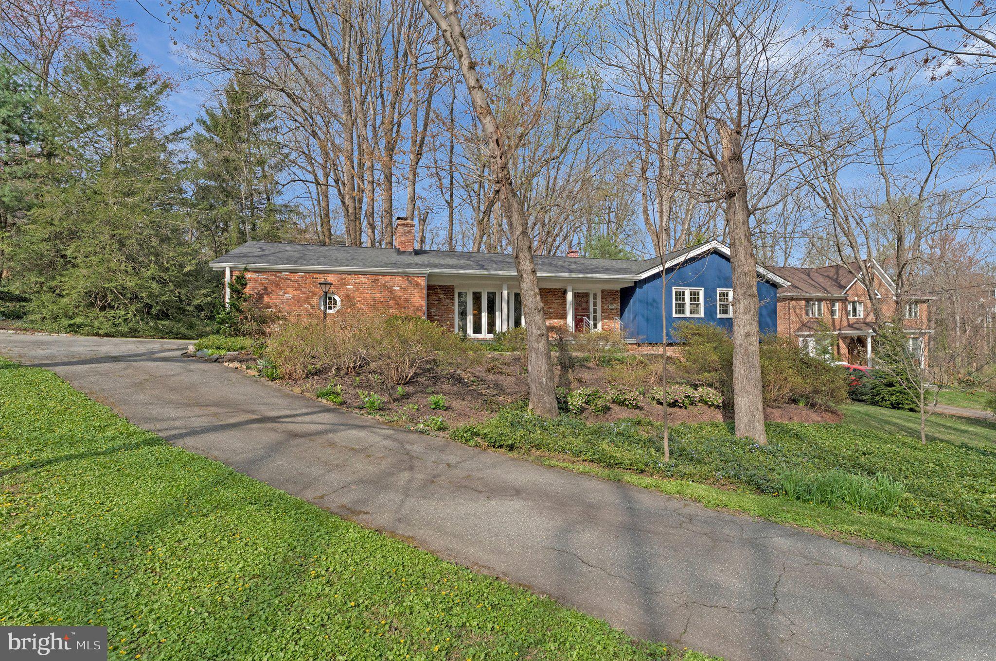 1438 BROOKHAVEN DRIVE