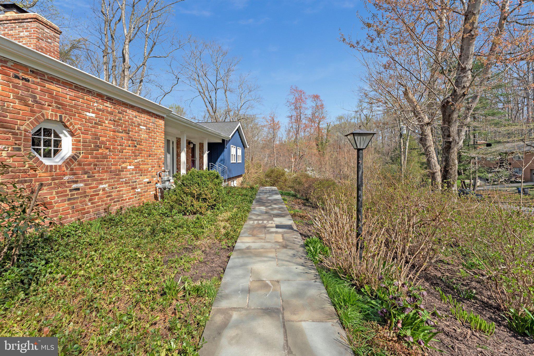 1438 BROOKHAVEN DRIVE