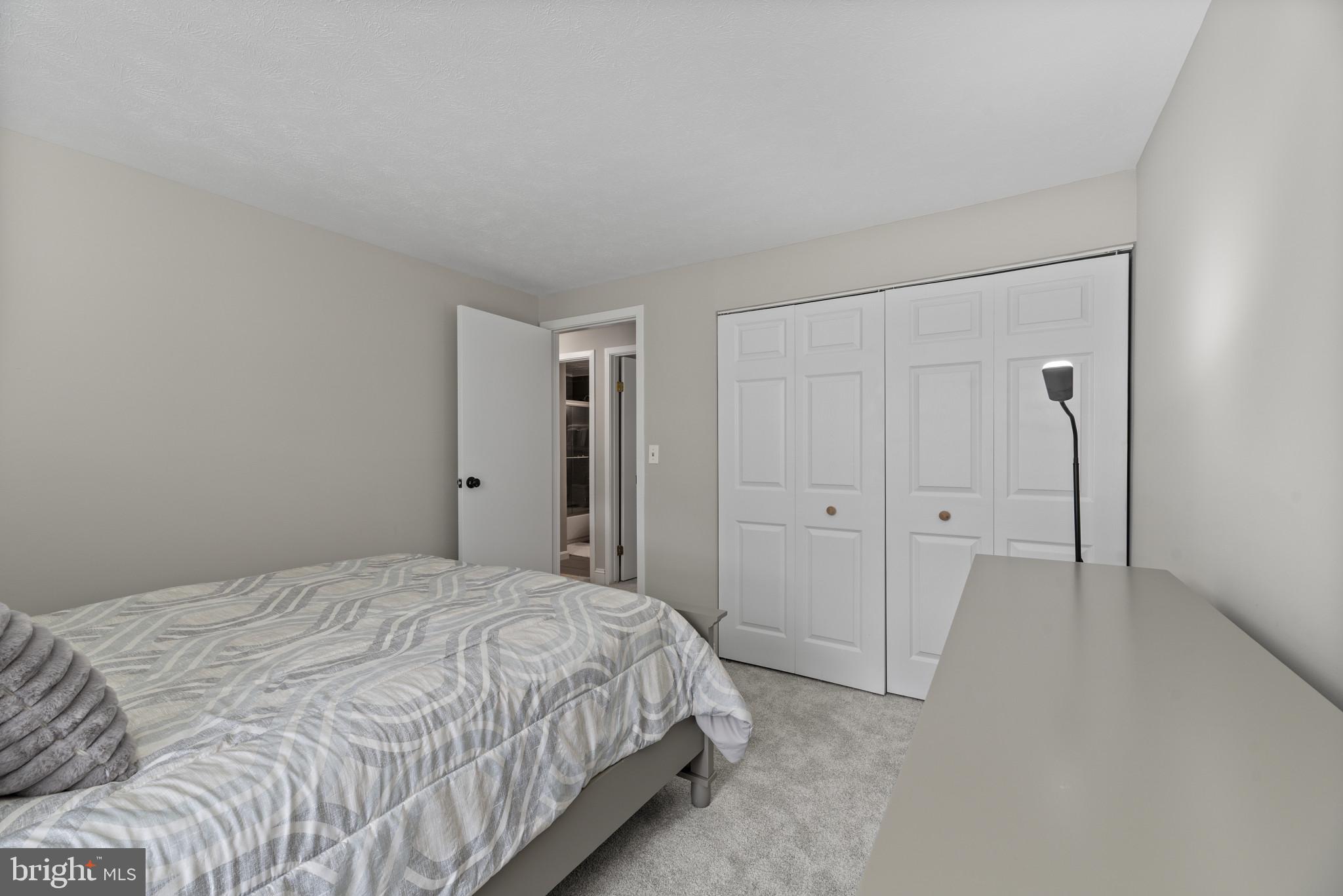 WHISPERING WOODS - Residential