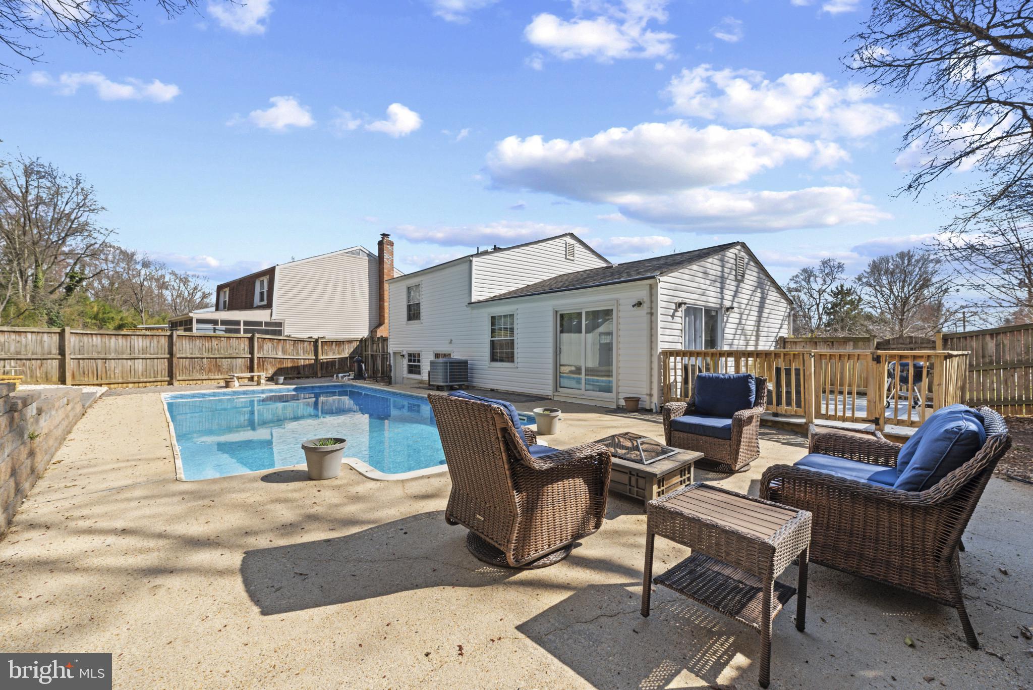 WHISPERING WOODS - Residential