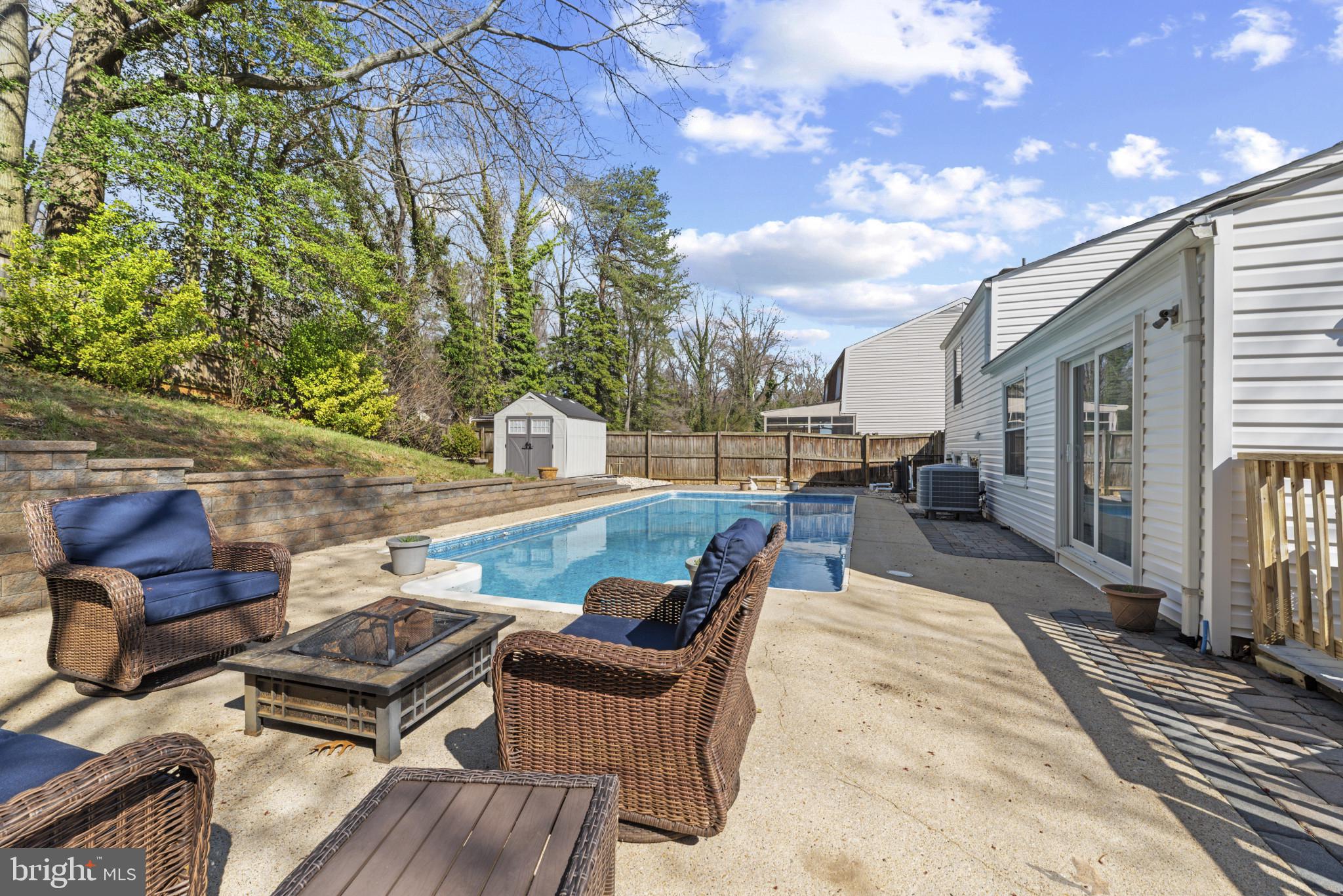 WHISPERING WOODS - Residential