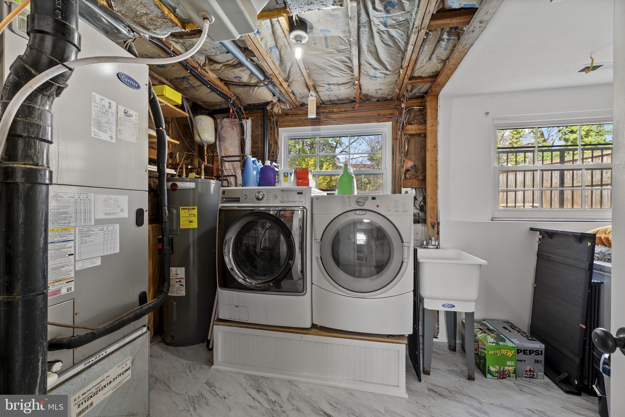 WHISPERING WOODS - Residential